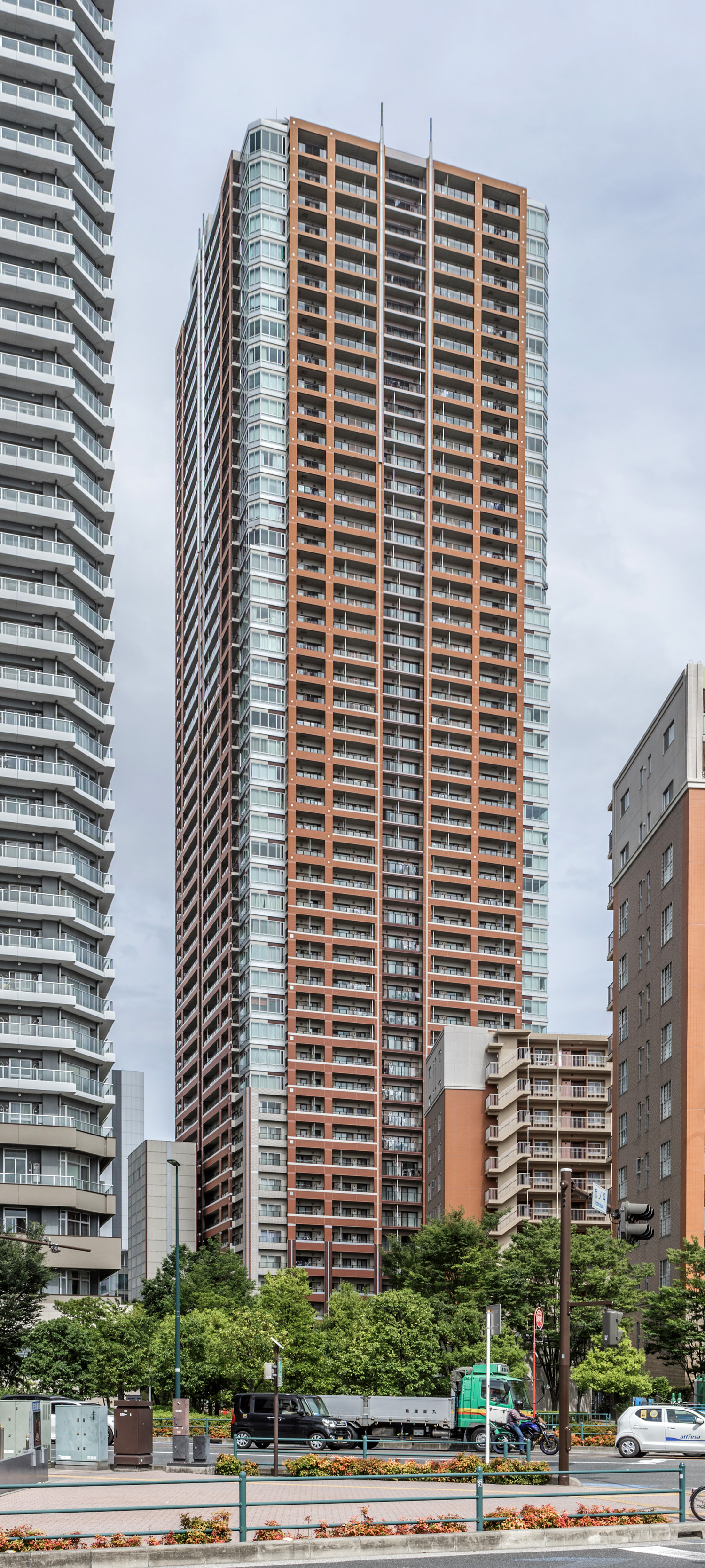 The Kosugi Tower, Kawasaki - View from the west. © Mathias Beinling
