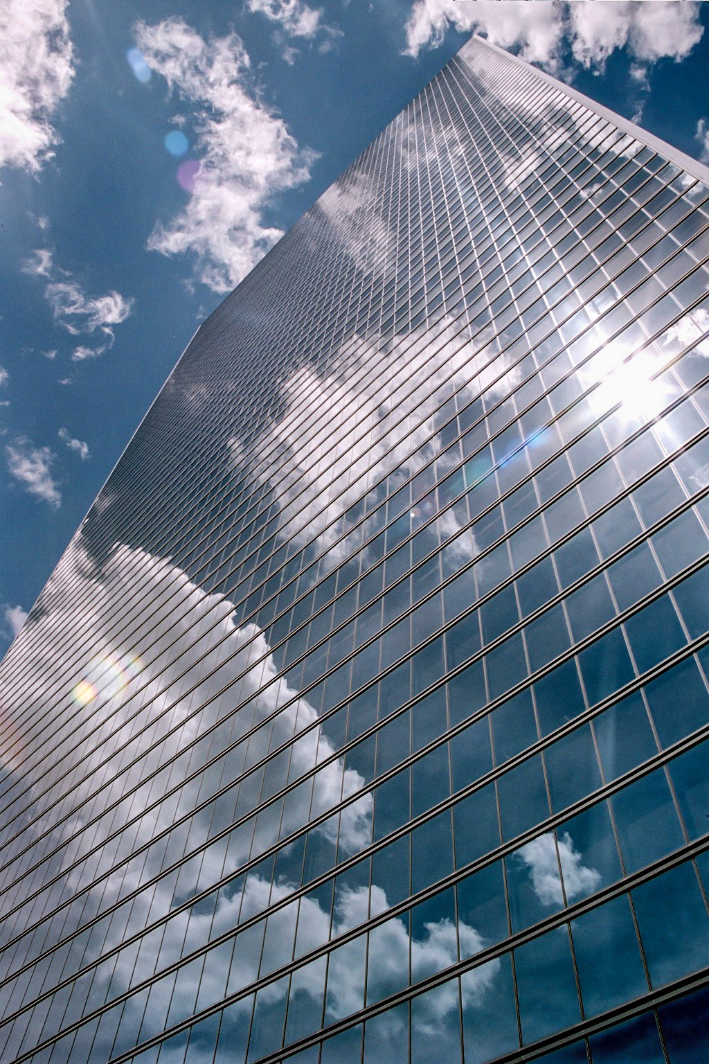 Crystal Tower, Osaka - Reflecting facade. © Mathias Beinling