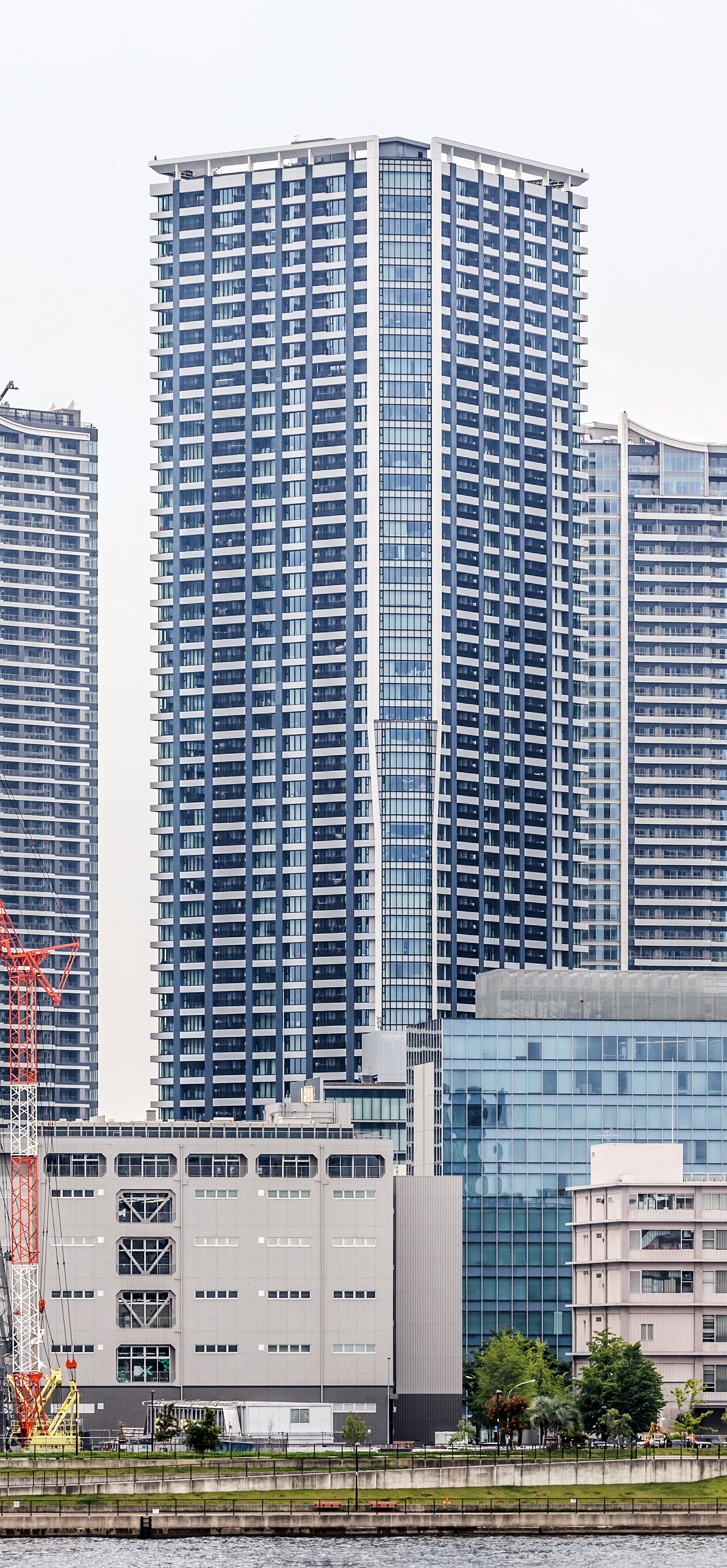A2 Tower 3 Harumi, Tokyo - View from the southeast. © Mathias Beinling
