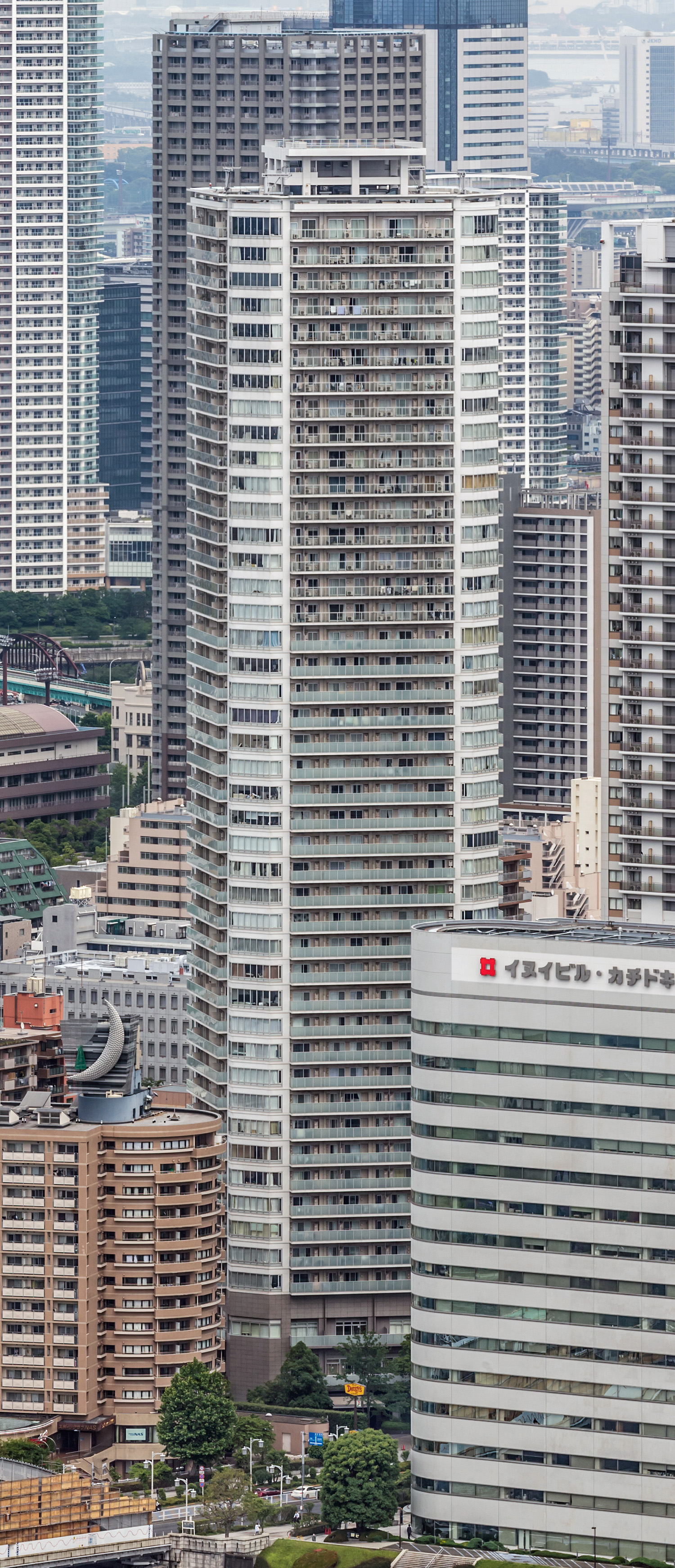 Apartment Tower Kachidoki, Tokyo - View from Caretta Shiodome. © Mathias Beinling