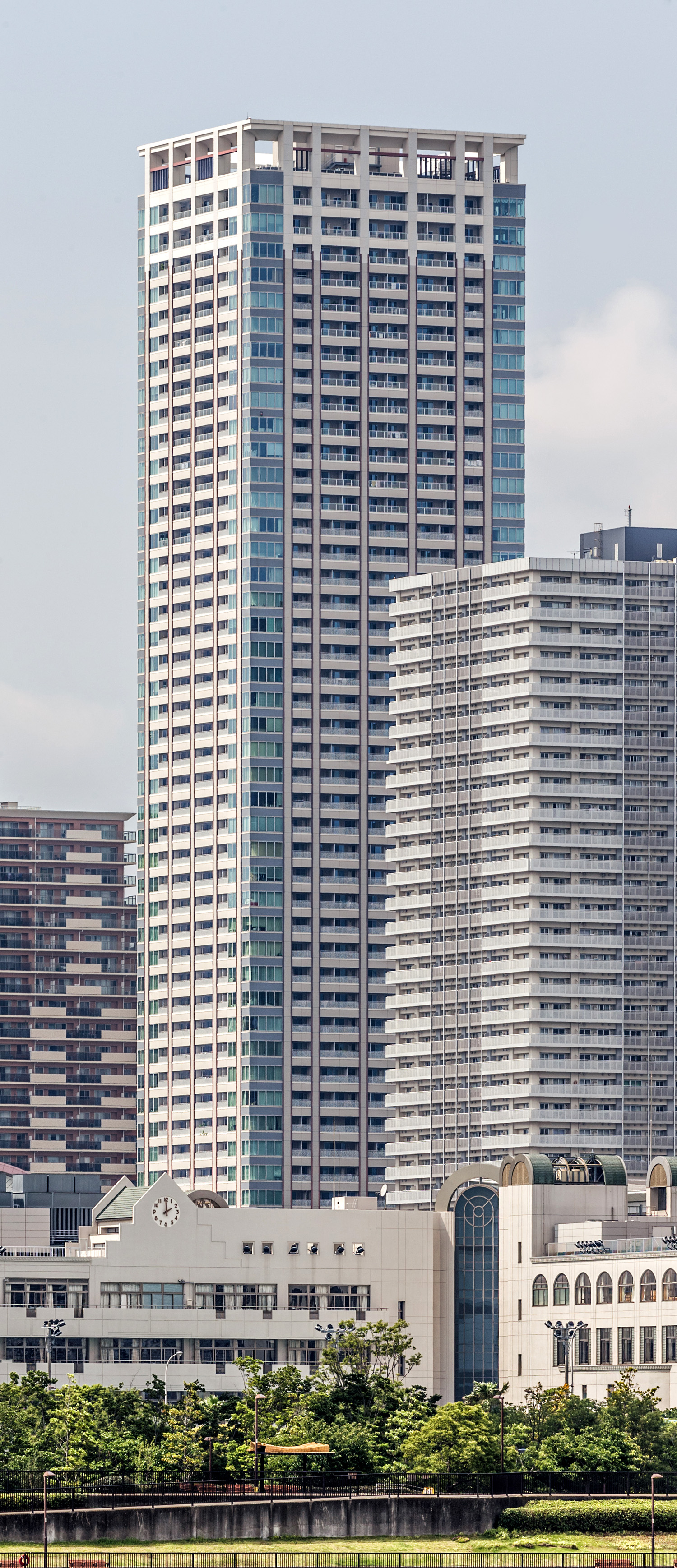 Capital Gate Place, Tokyo - View from the southeast. © Mathias Beinling