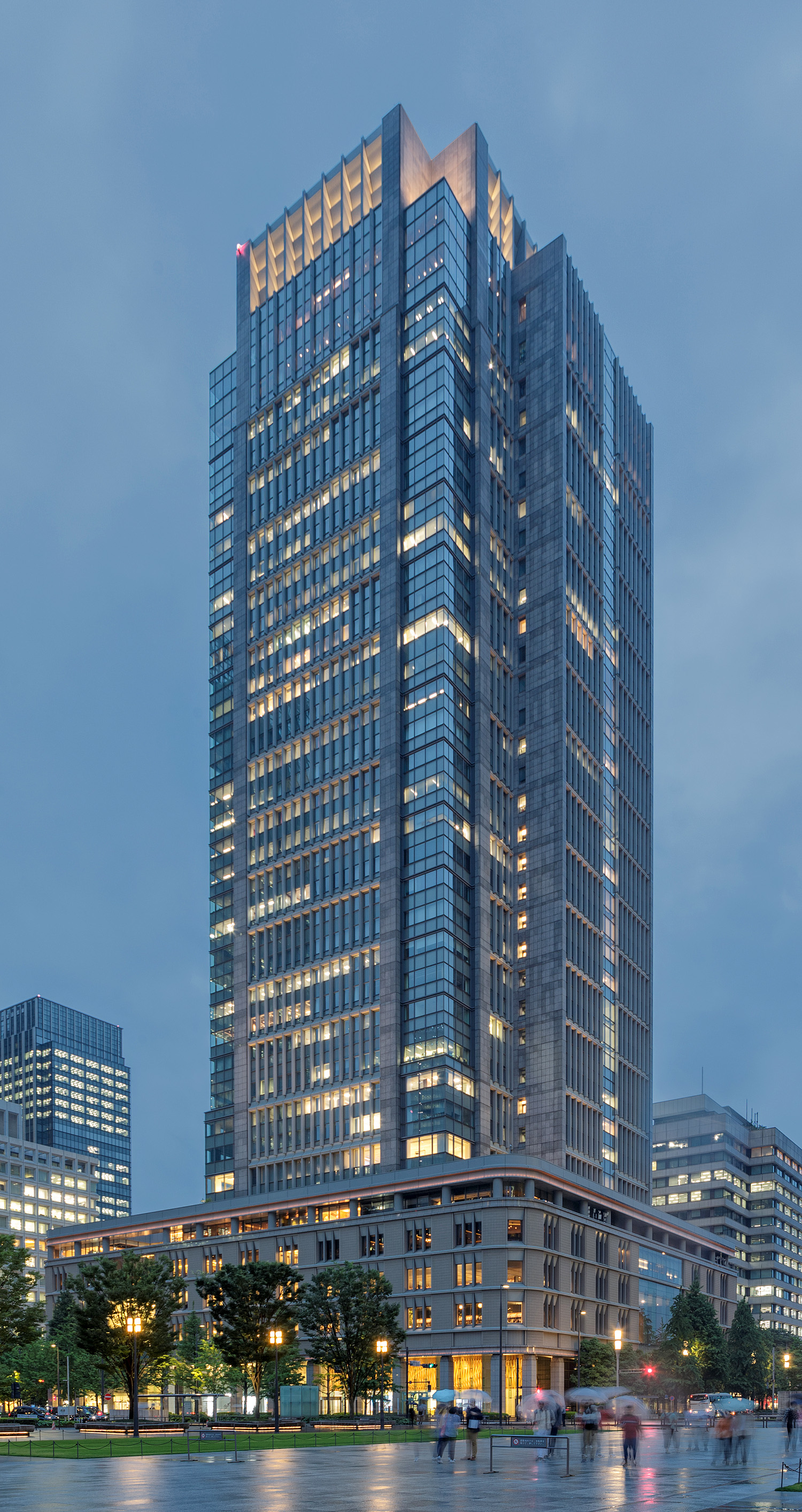 Marunouchi Building, Tokyo - View from the east. © Mathias Beinling