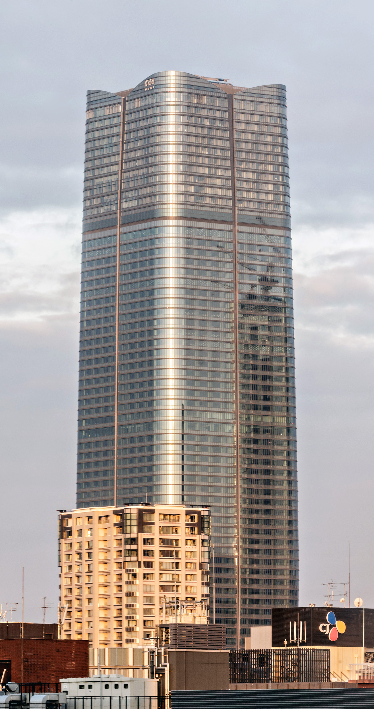 Mori JP Tower, Tokyo - View from Sotetsu Fresa Inn Shimbashi Hibiyaguchi. © Mathias Beinling