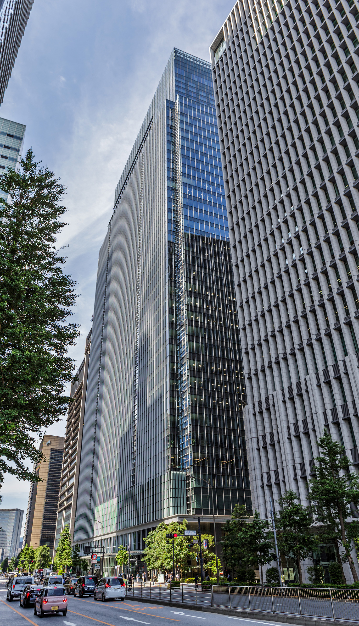 Otemachi One Tower, Tokyo - View from the northeast. © Mathias Beinling