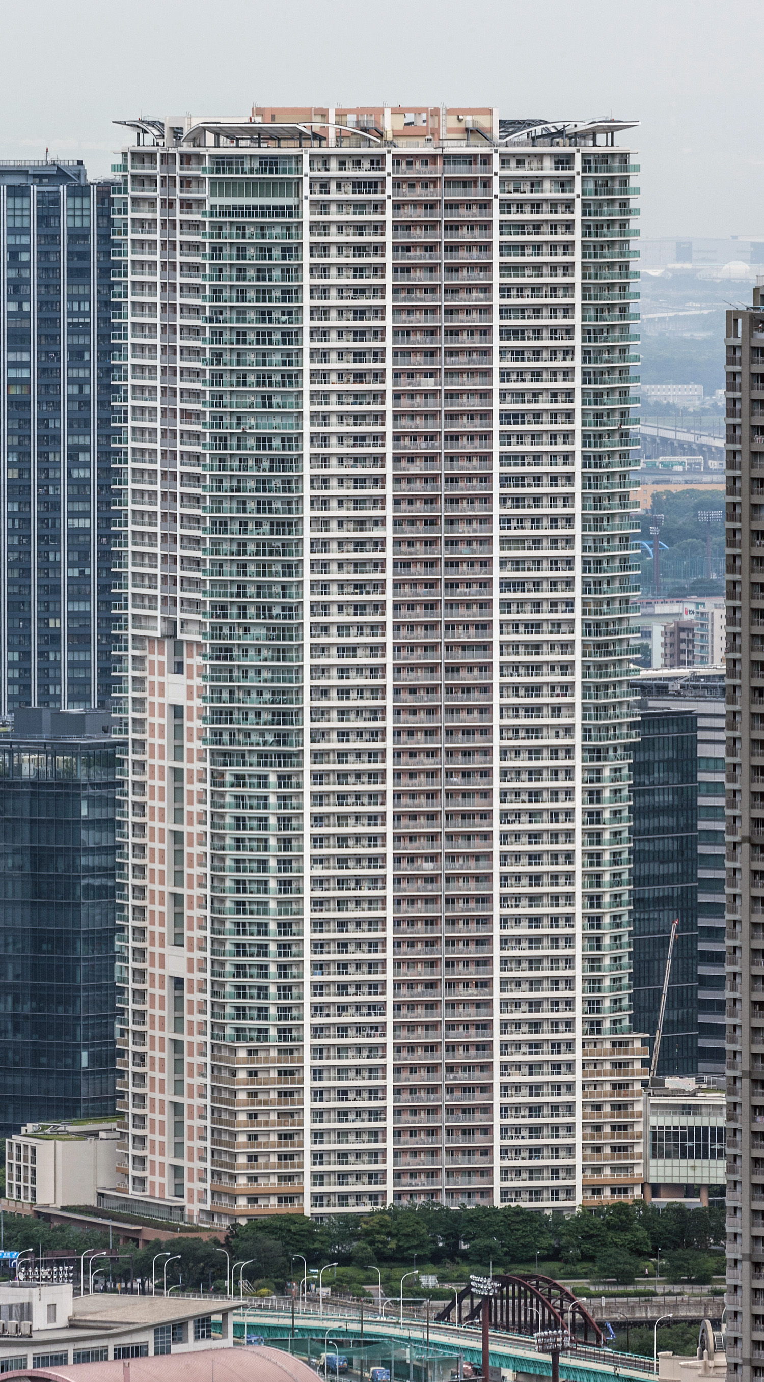 Park City Toyosu Building A, Tokyo - View from Caretta Shiodome. © Mathias Beinling