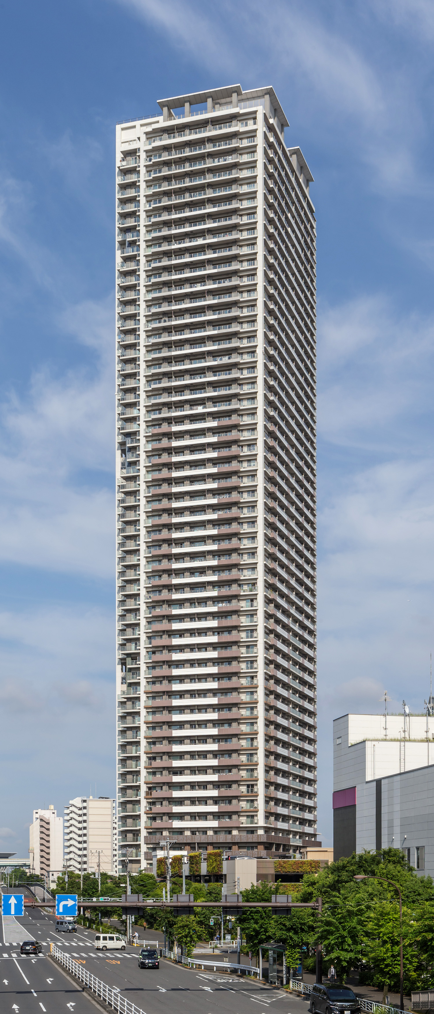 Proud Tower Shinonome Canal Court, Tokyo - View from the west. © Mathias Beinling