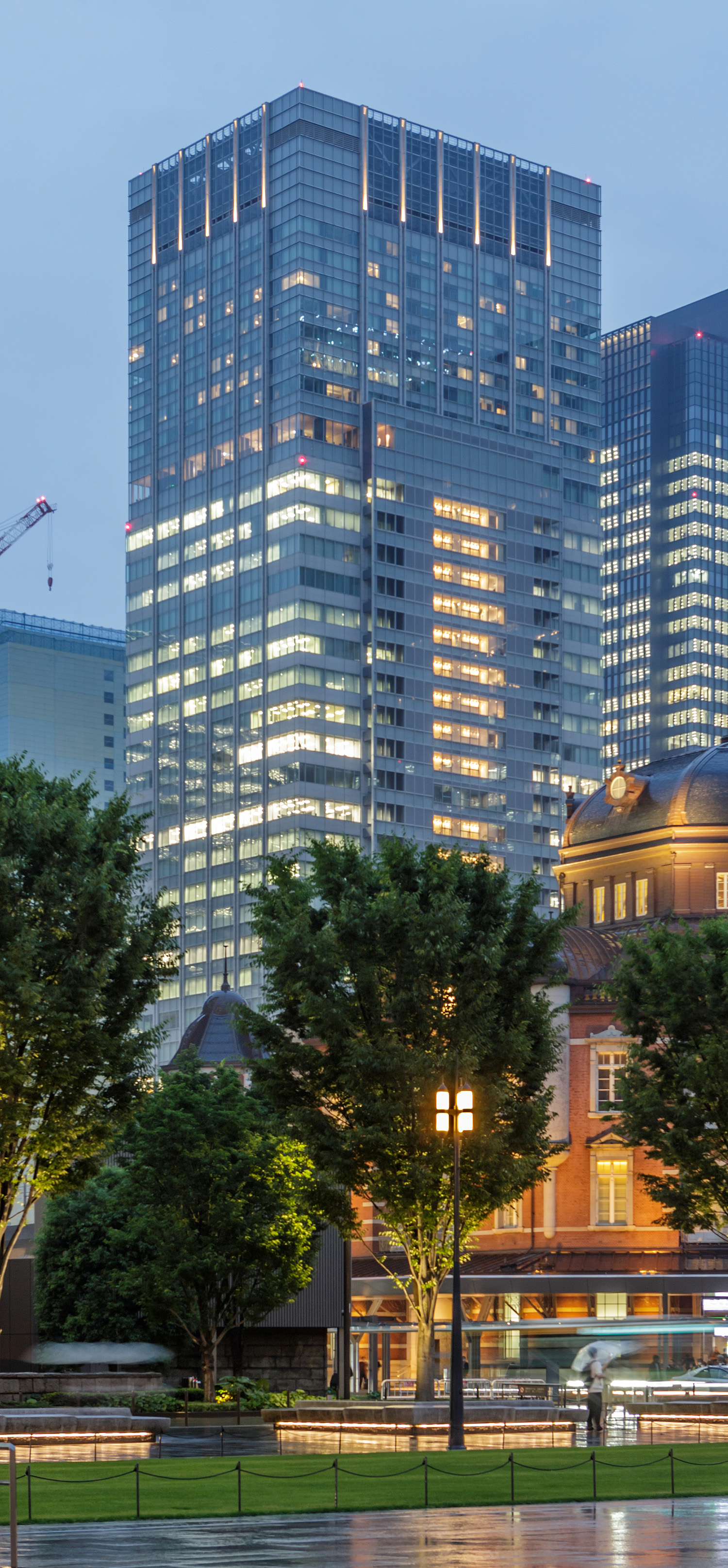 Sapia Tower, Tokyo - View from the southwest. © Mathias Beinling