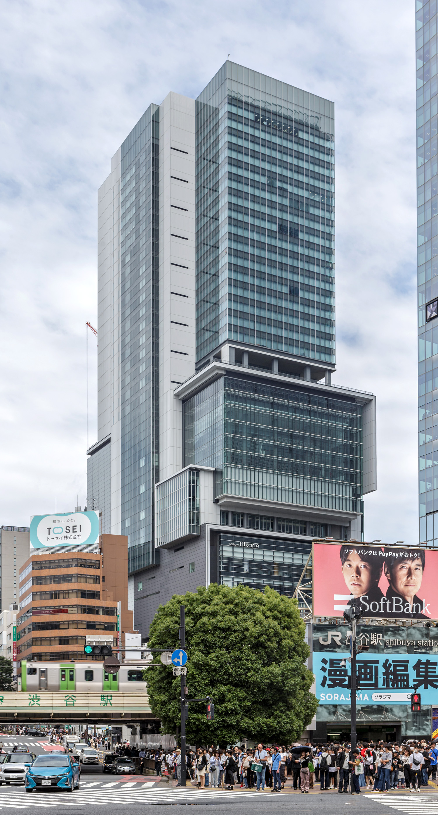 Shibuya Hikarie, Tokyo - View from Shibuya Crossing. © Mathias Beinling