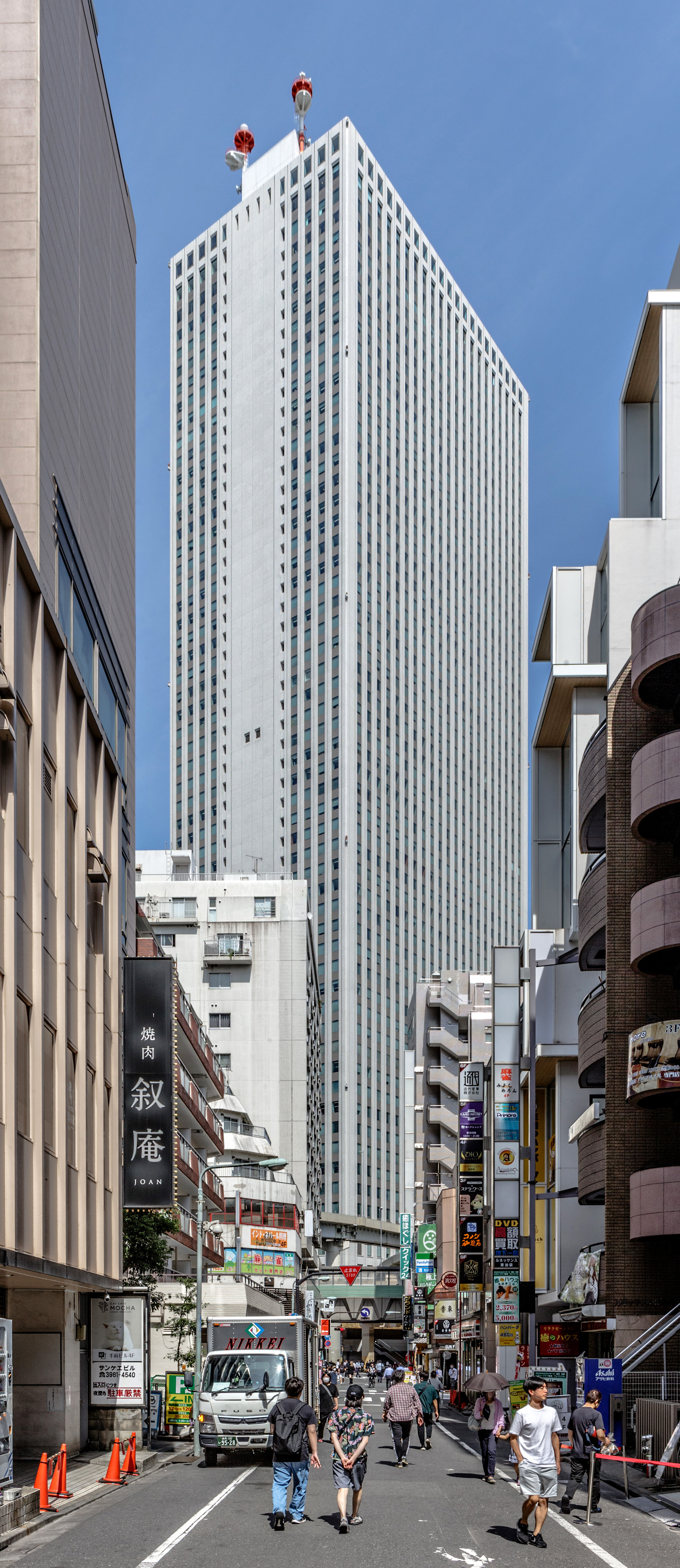 Sunshine 60 Tower, Tokyo - View from the south. © Mathias Beinling