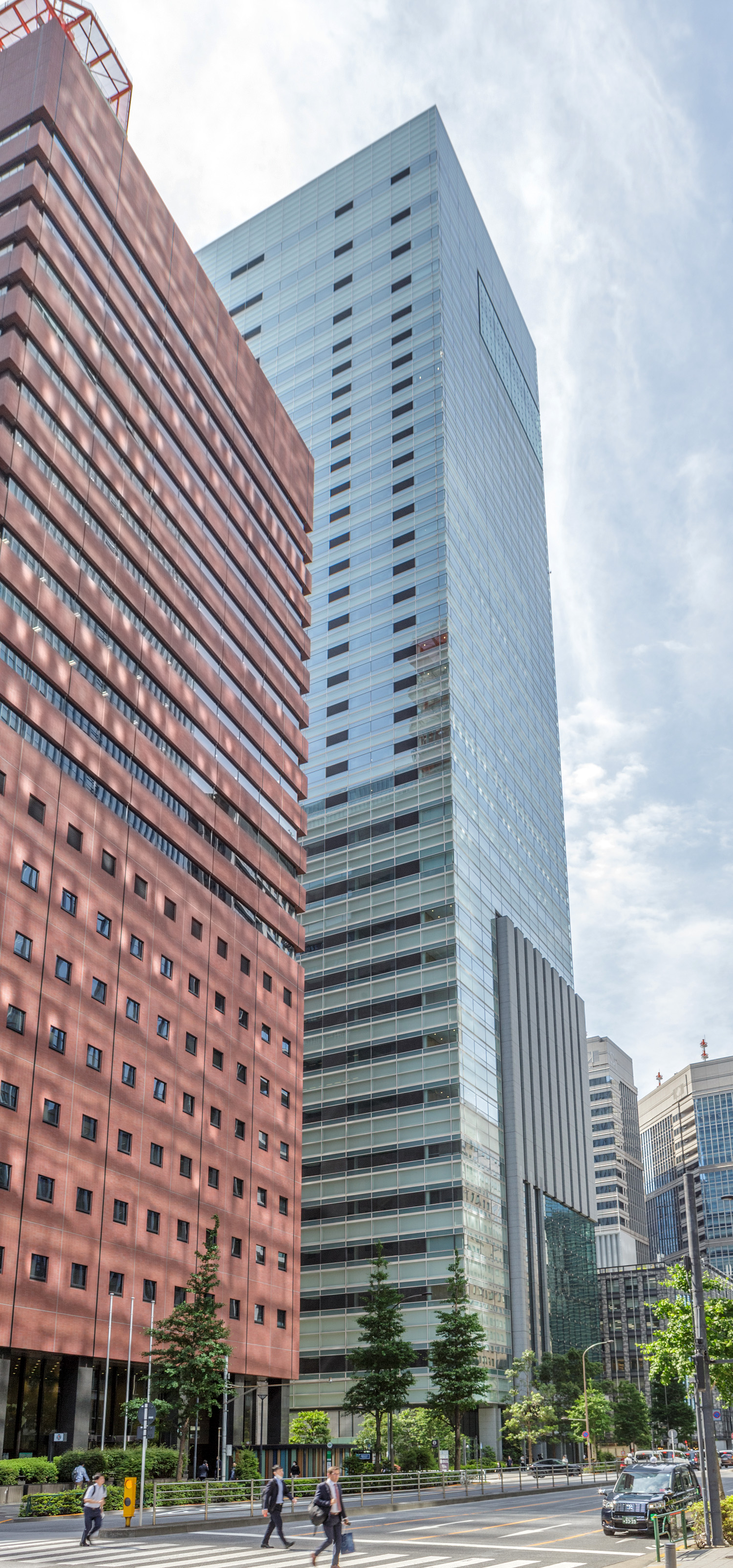The Yomiuri Shimbun Building, Tokyo - View fromthe north. © Mathias Beinling