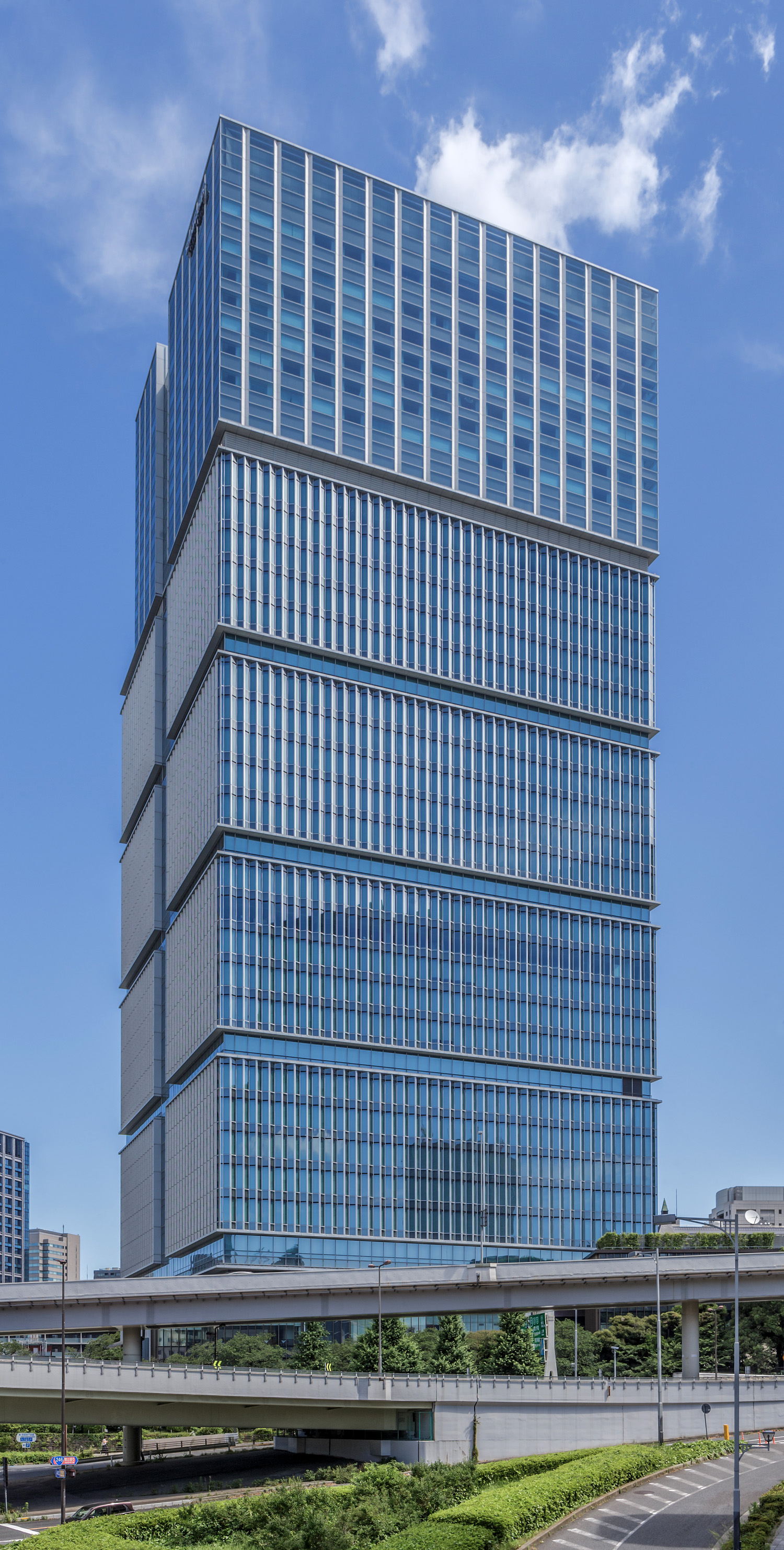 Tokyo Garden Terrace Kioicho - Kioi Tower, Tokyo - View from the south. © Mathias Beinling