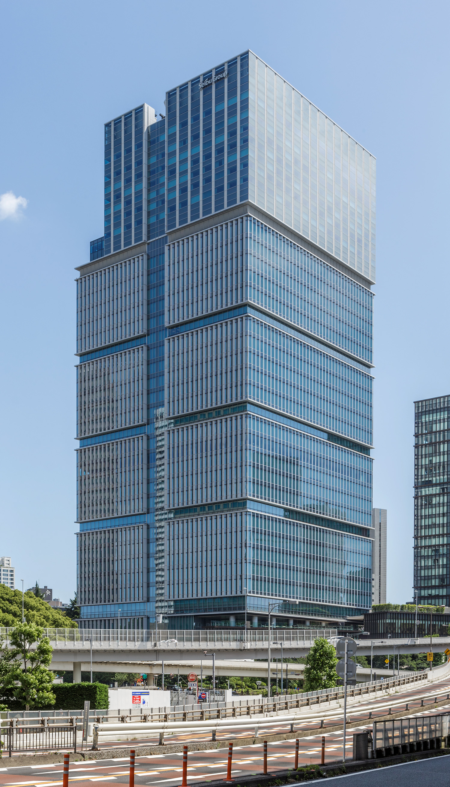 Tokyo Garden Terrace Kioicho - Kioi Tower, Tokyo - View from the southwest. © Mathias Beinling