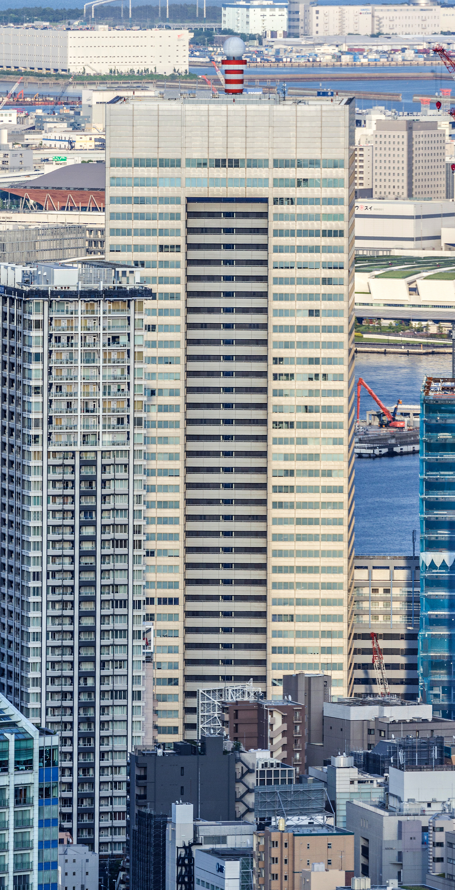 Toshiba Building, Tokyo - View from Roppongi Hills Mori Tower. © Mathias Beinling