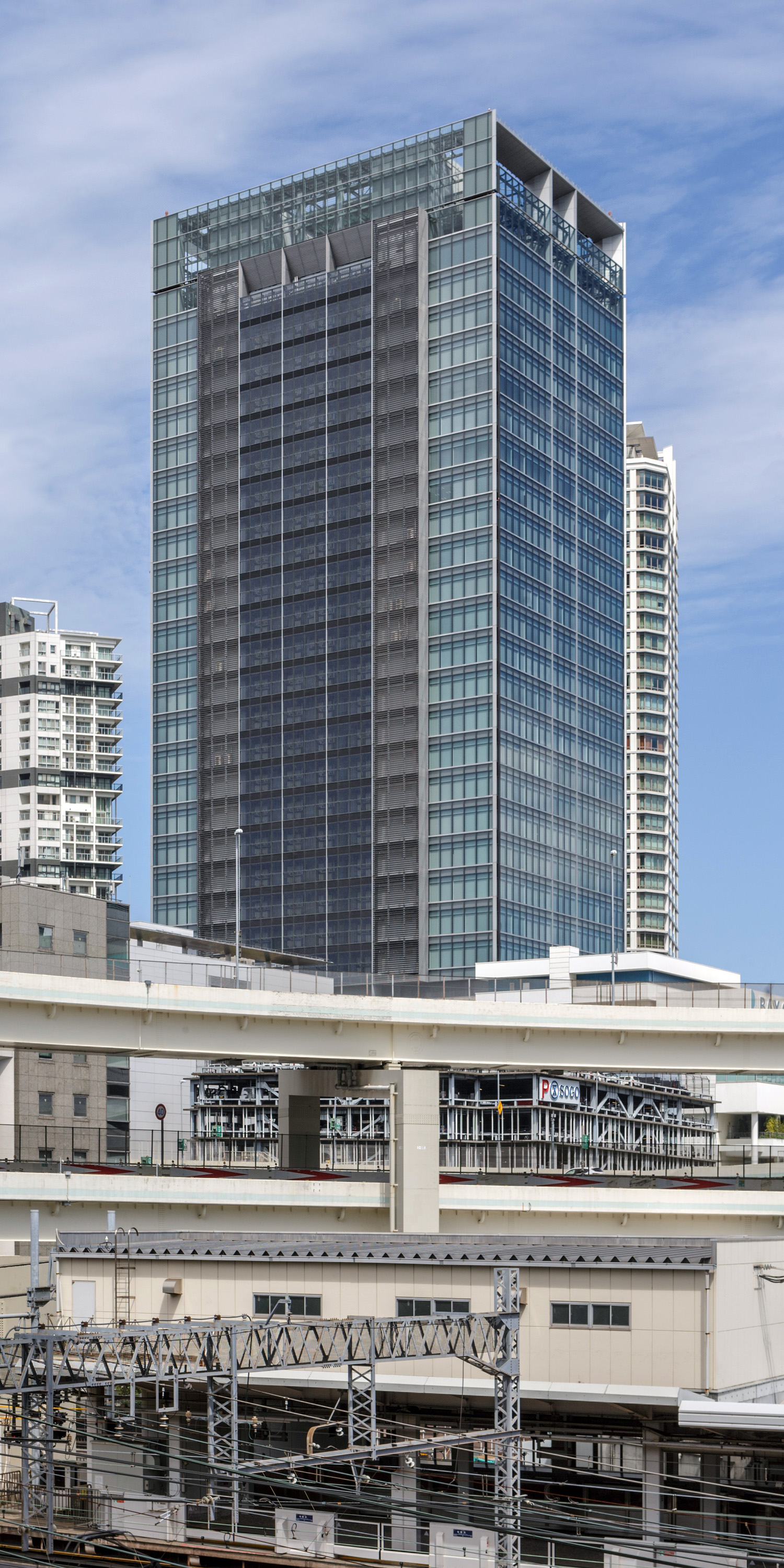 Bay Quarter, Yokohama - View from Tokyu Yokohama Station. © Mathias Beinling