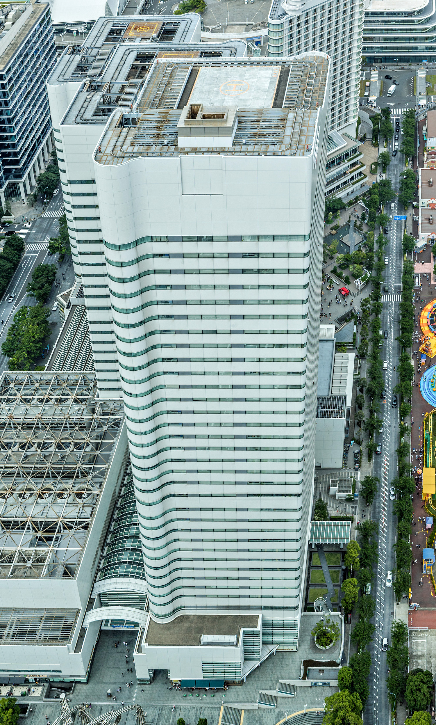 Queens Tower A, Yokohama - View from Landmark Tower. © Mathias Beinling