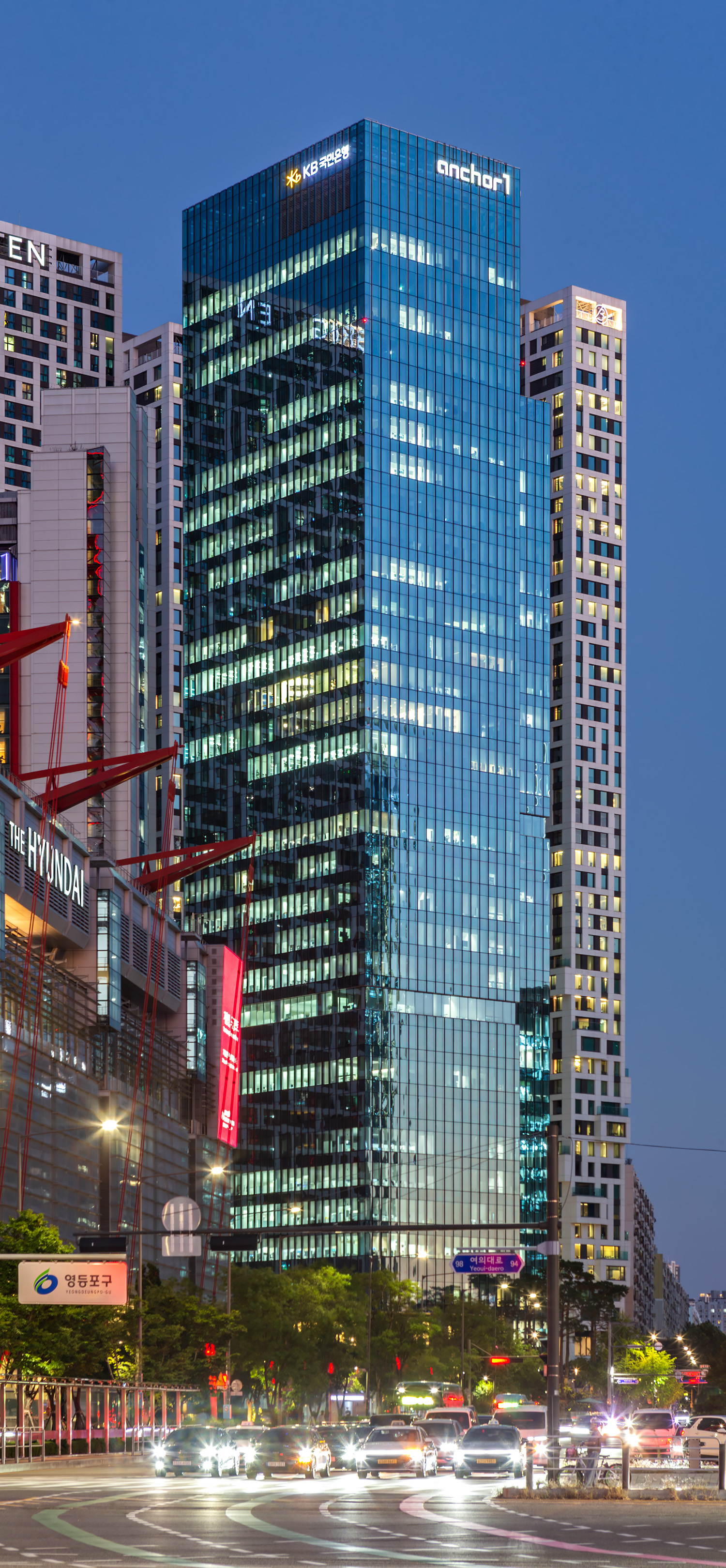 Brighten Yeouido Office Tower, Seoul - View from the northwest. © Mathias Beinling