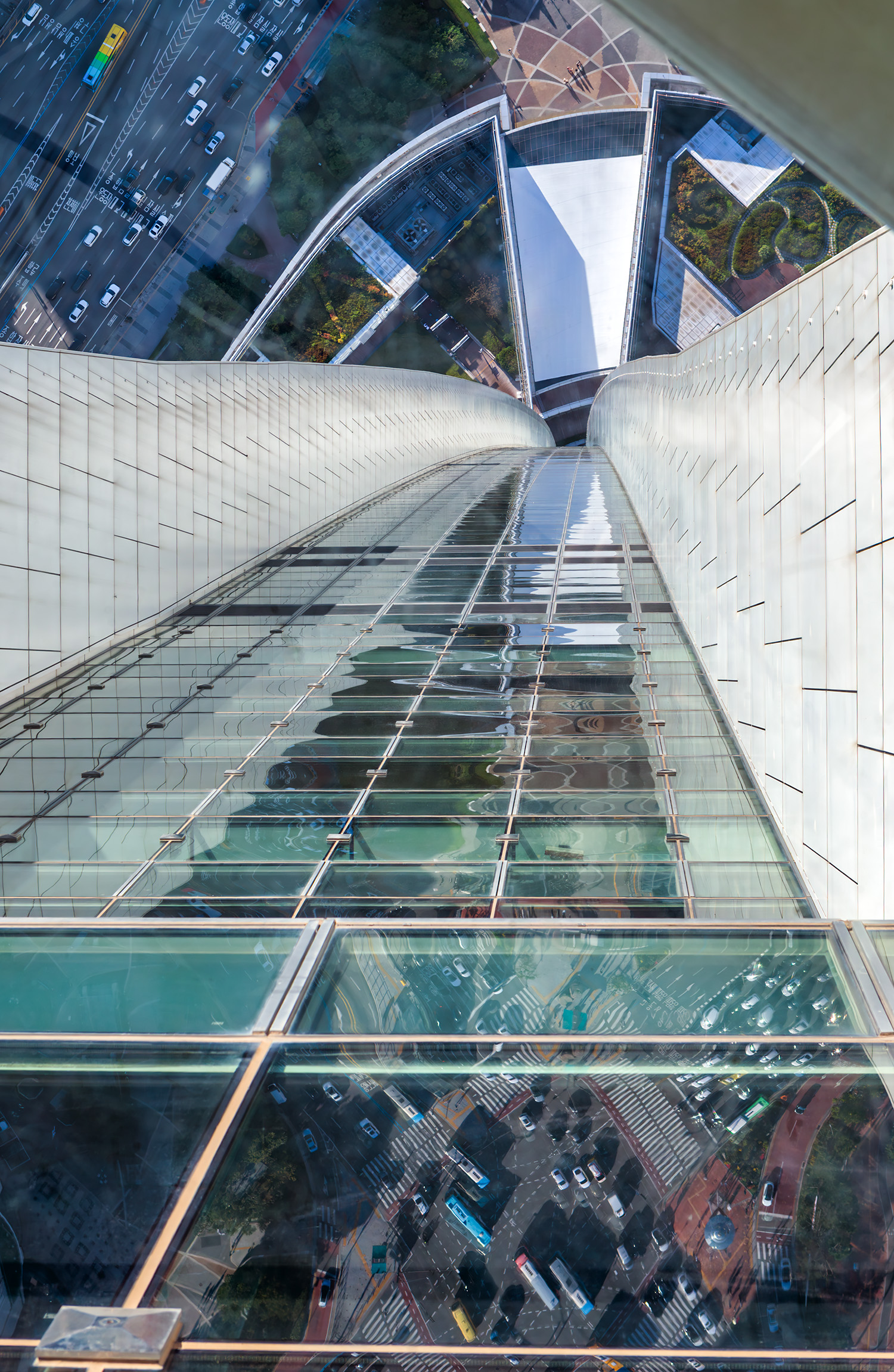 Lotte World Tower - Looking down