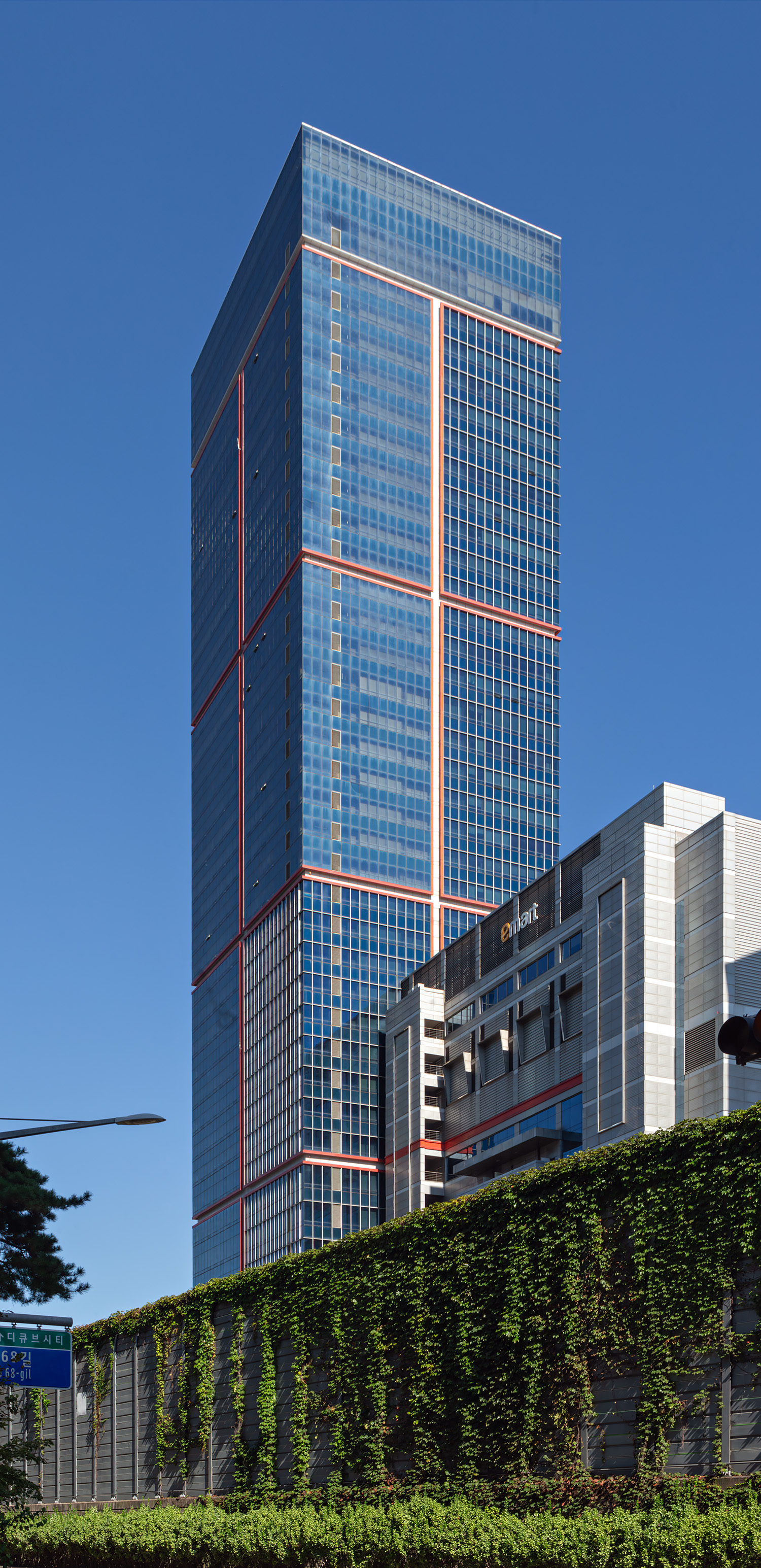 Shindorim Techno Mart, Seoul - View from the west. © Mathias Beinling
