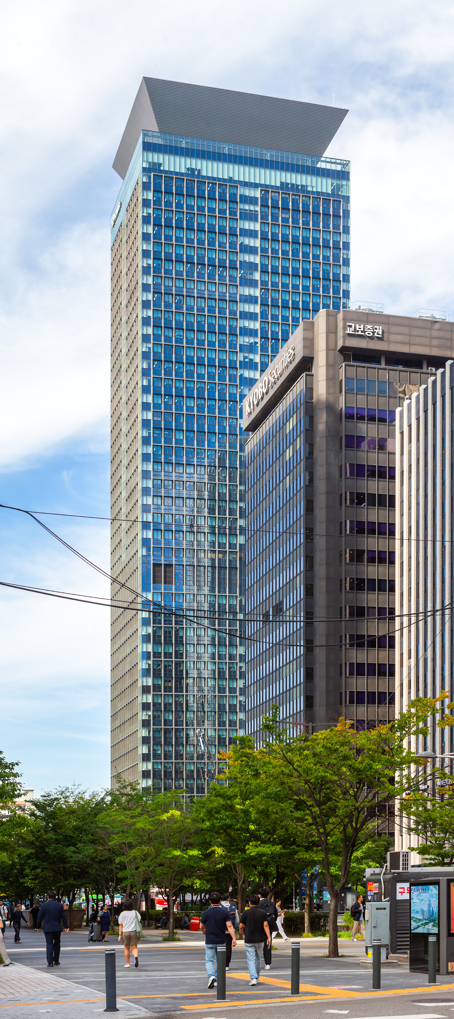 Yeouido Teachers Pension Tower - View from the east
