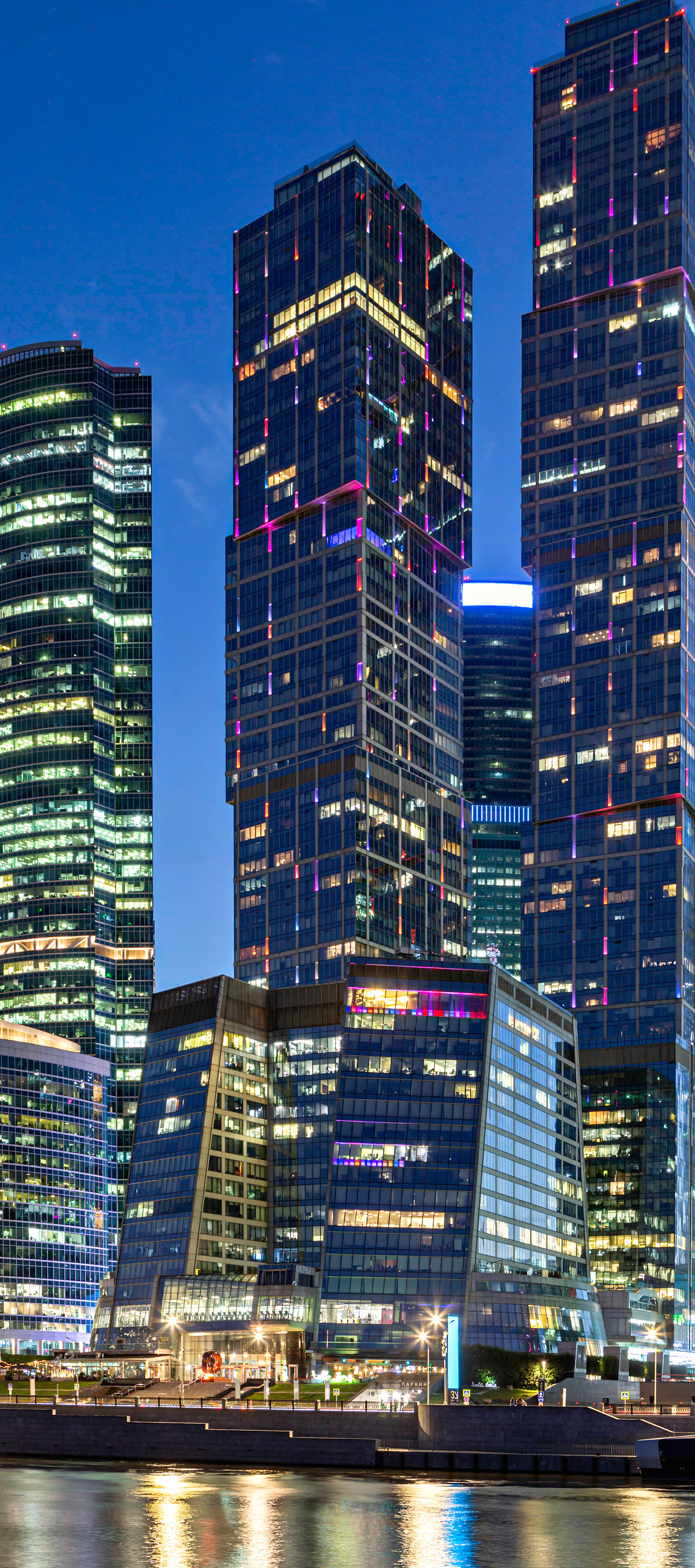 Capital City St. Petersburg Tower, Moscow - Night view across the Moskwa. © Mathias Beinling