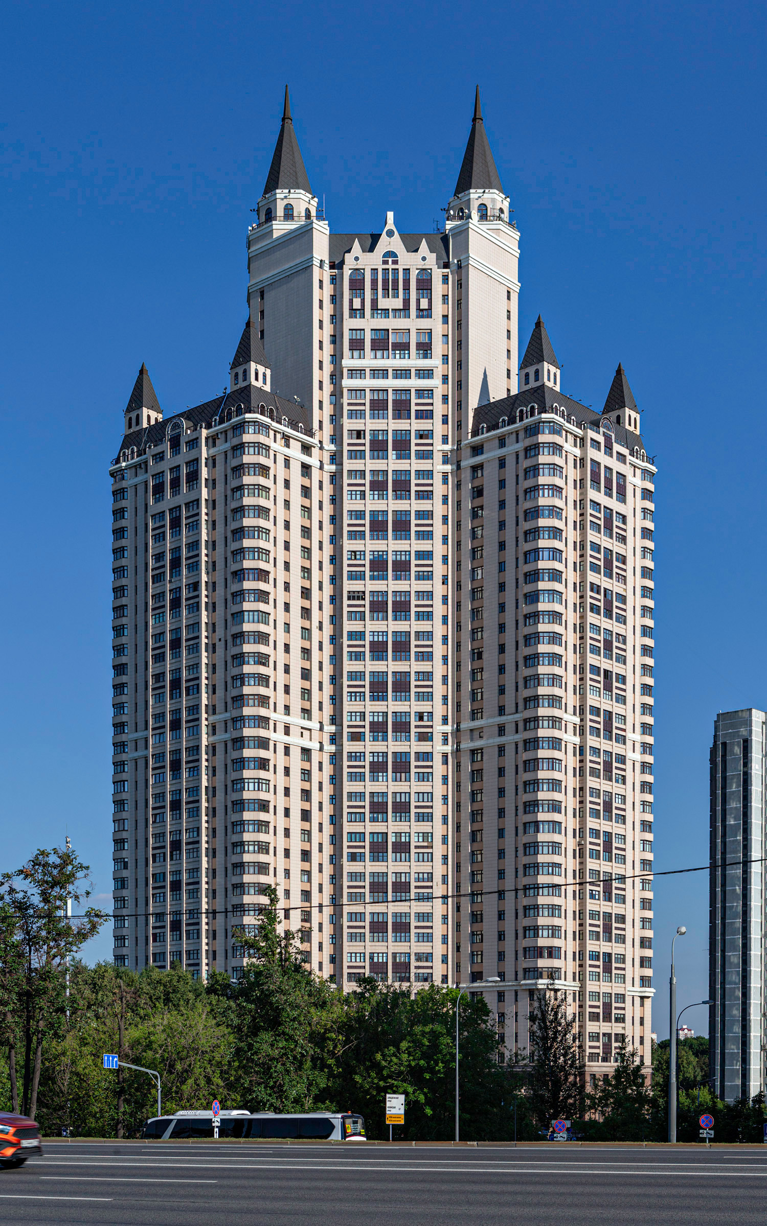 Edelweiss, Moscow - View from the north. © Mathias Beinling