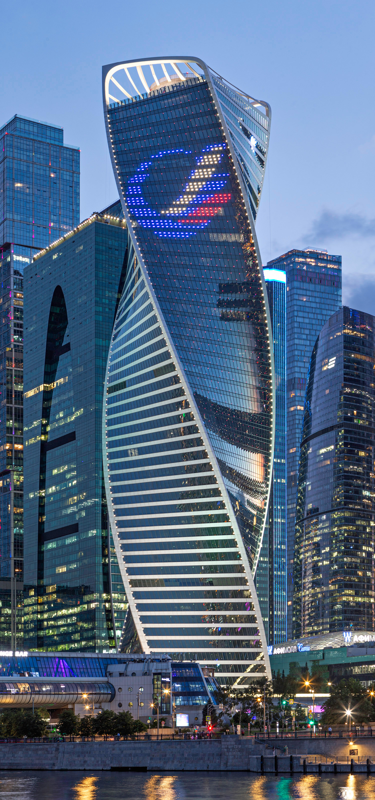 Evolution Tower, Moscow - Night view across the Moskwa. © Mathias Beinling