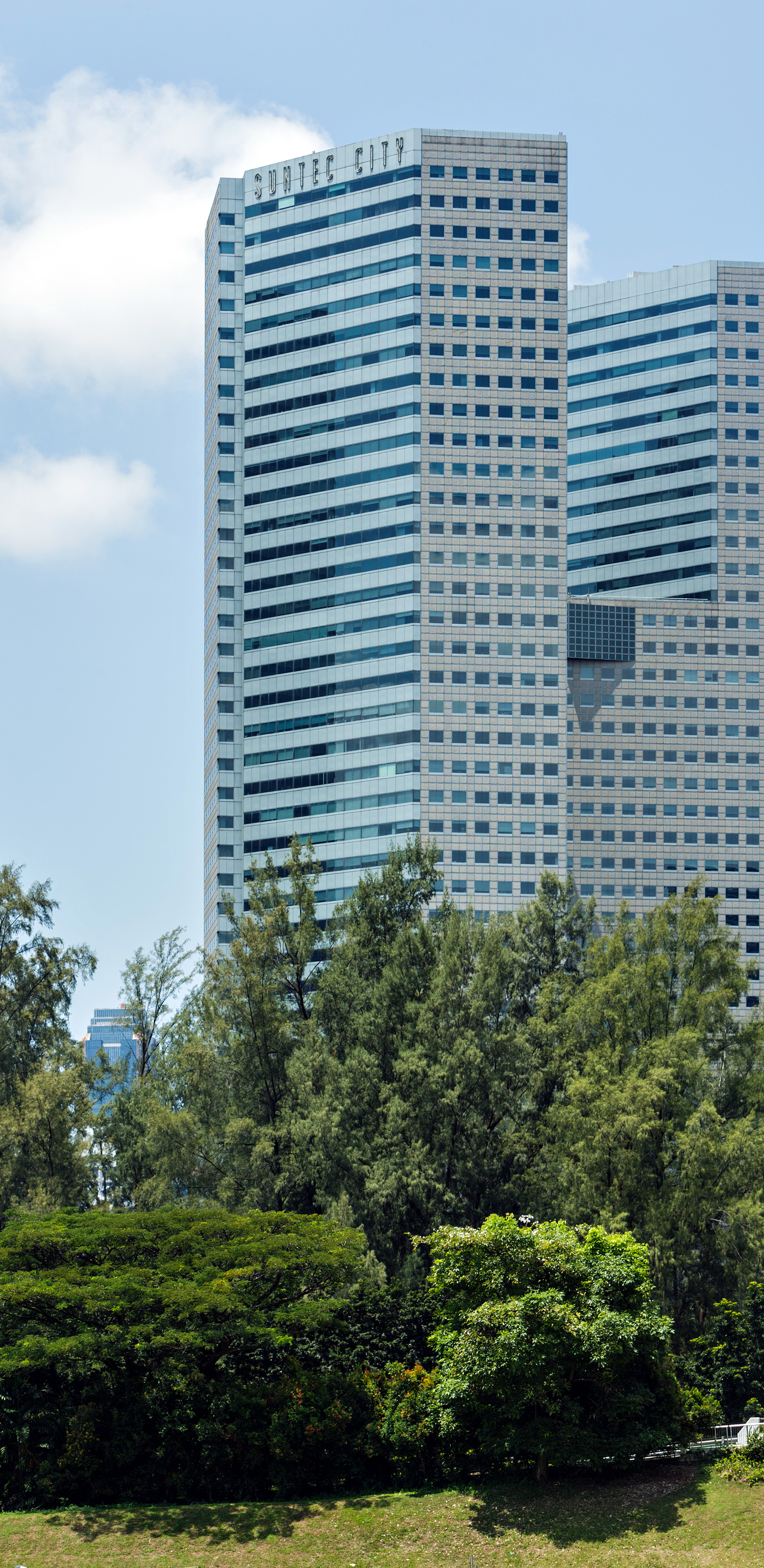 Suntec Tower 2 - View from the northeast