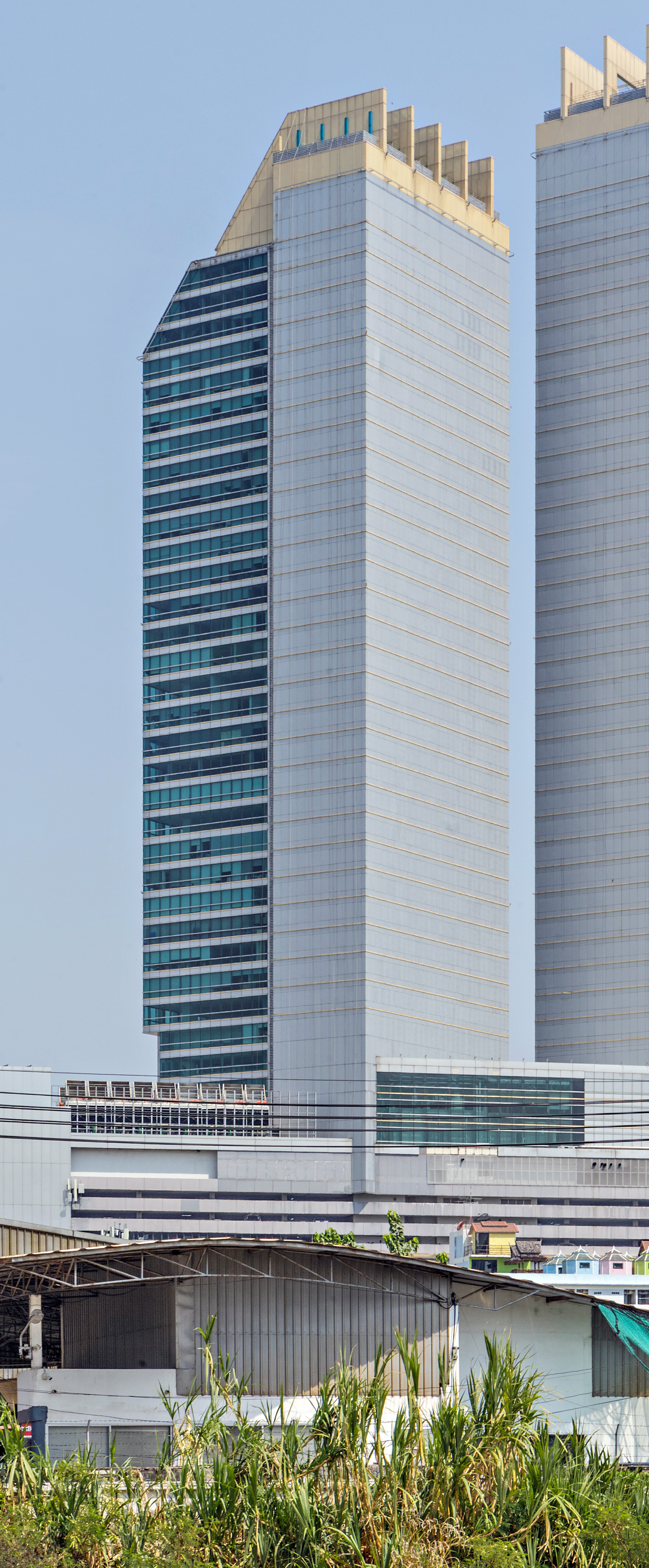 Cyber World Tower 2, Bangkok - View from the east. © Mathias Beinling