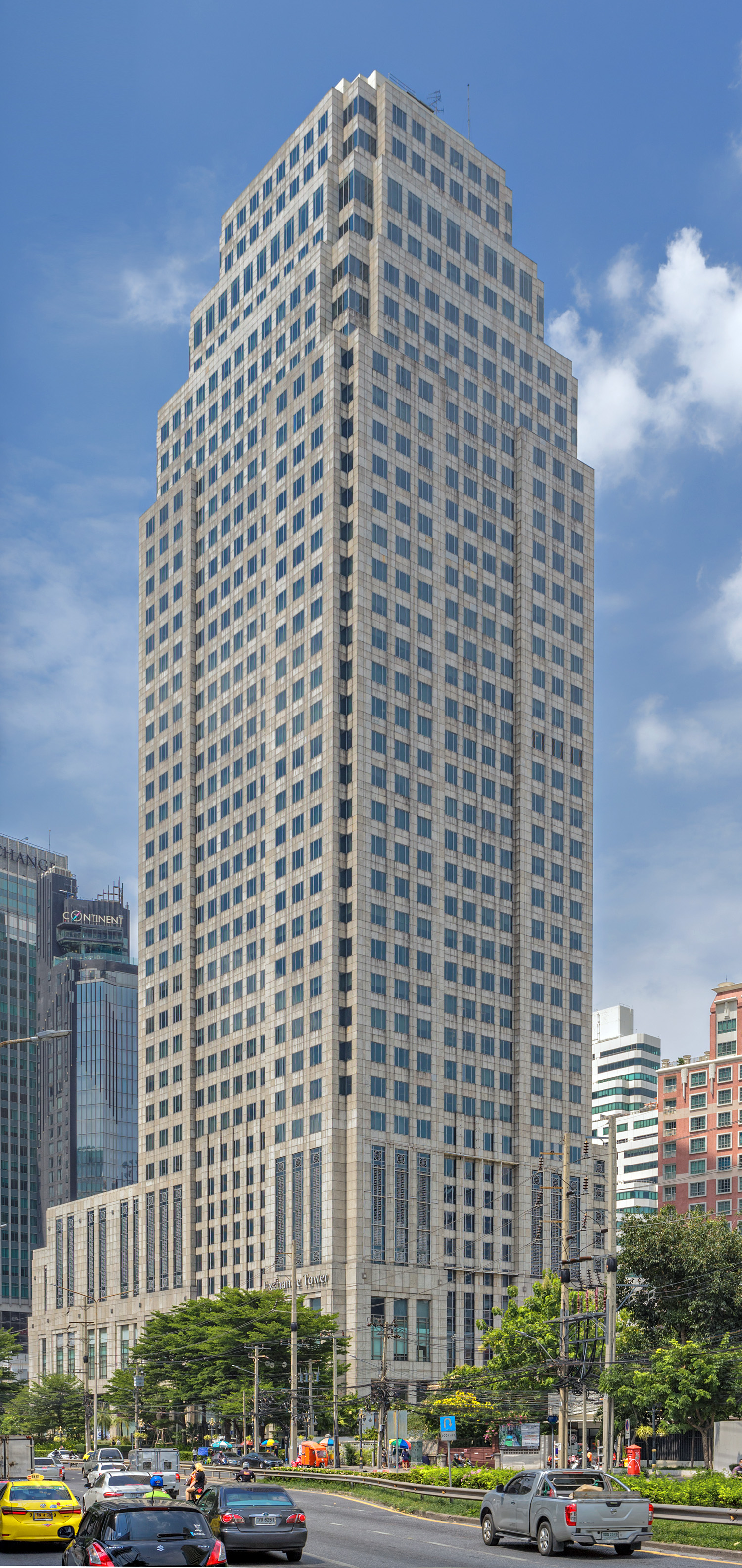 Exchange Tower, Bangkok - View from Ratchadaphisek Road. © Mathias Beinling