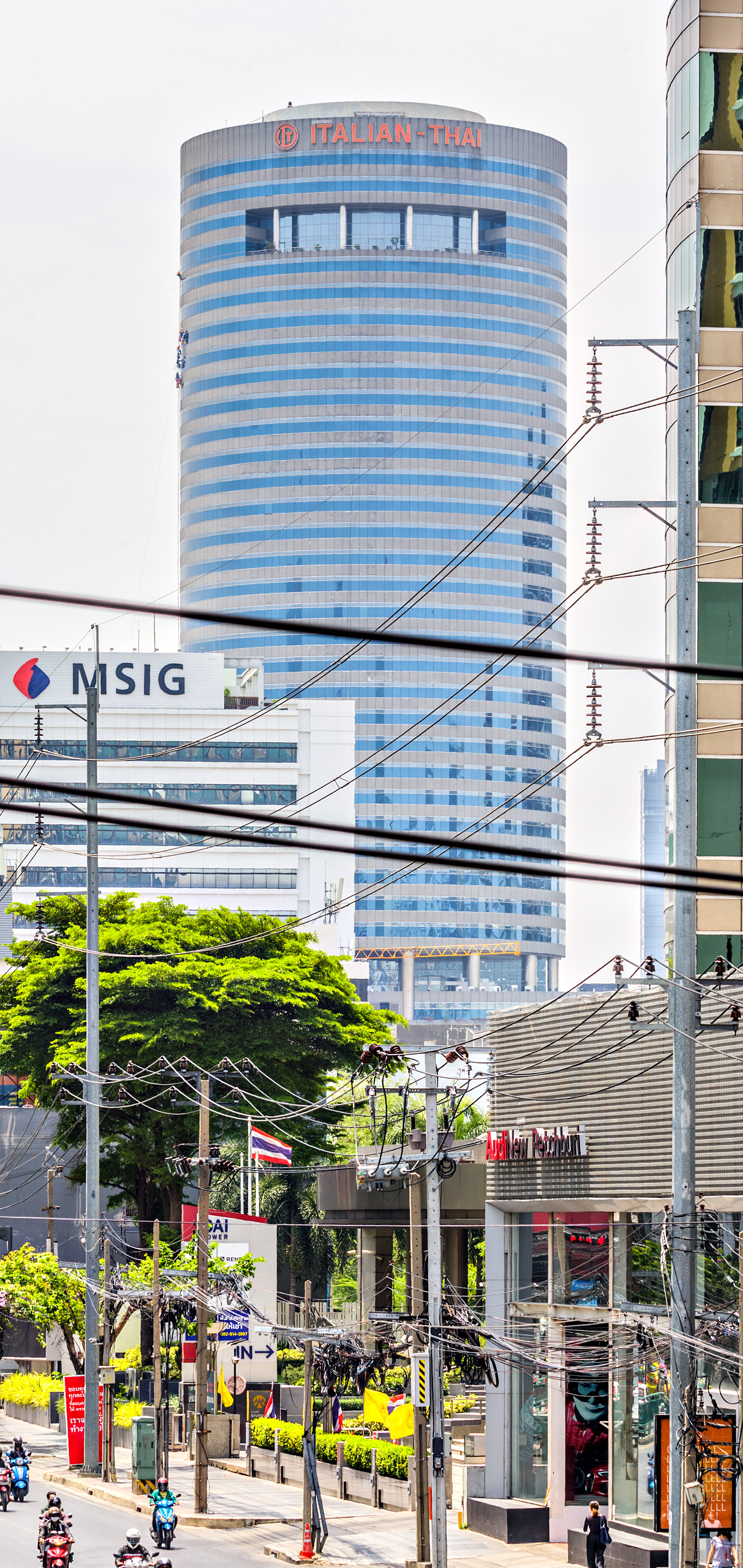 Italthai Tower, Bangkok - View from Phetchaburi Road. © Mathias Beinling