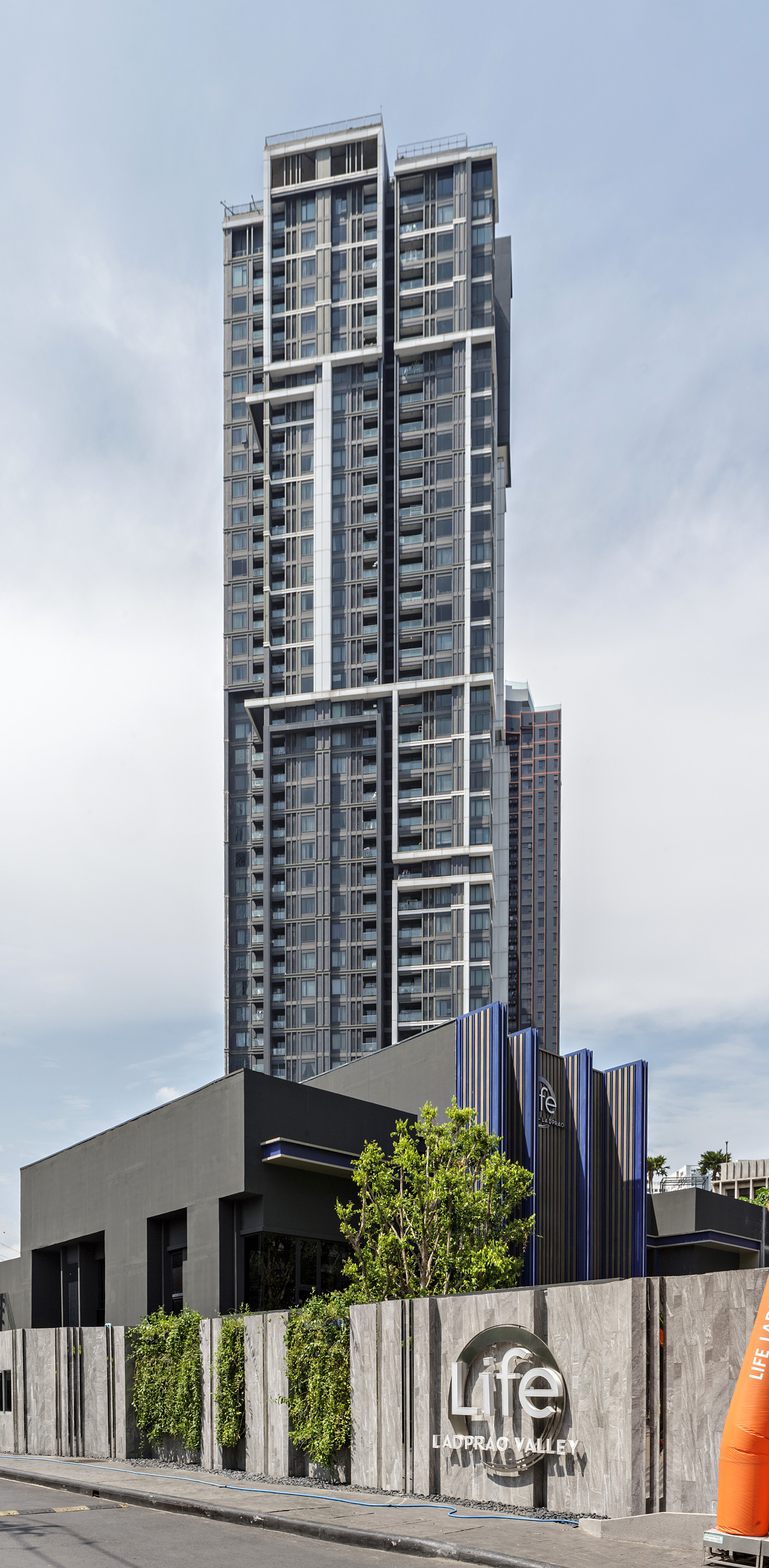 M Ladprao, Bangkok - View from the north. © Mathias Beinling