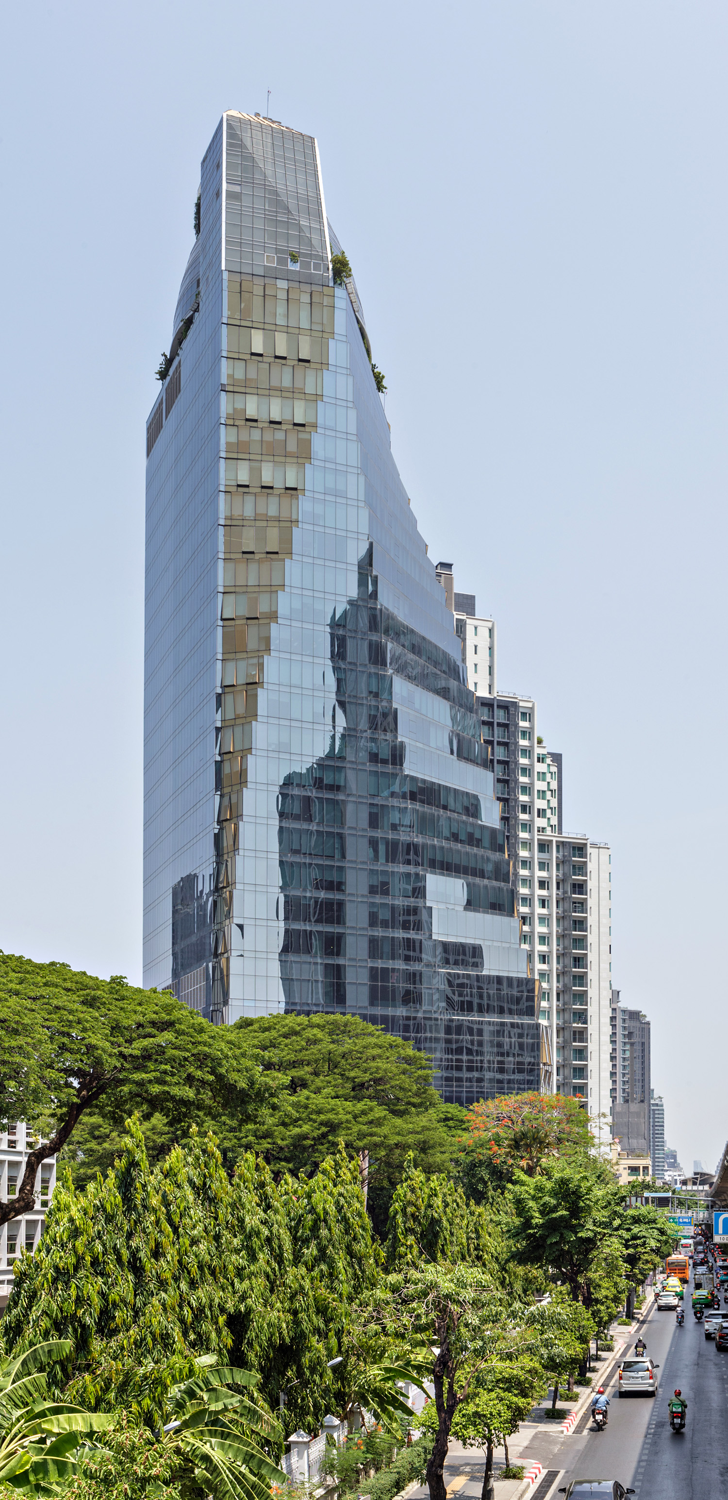 T One Building, Bangkok - View from the east. © Mathias Beinling