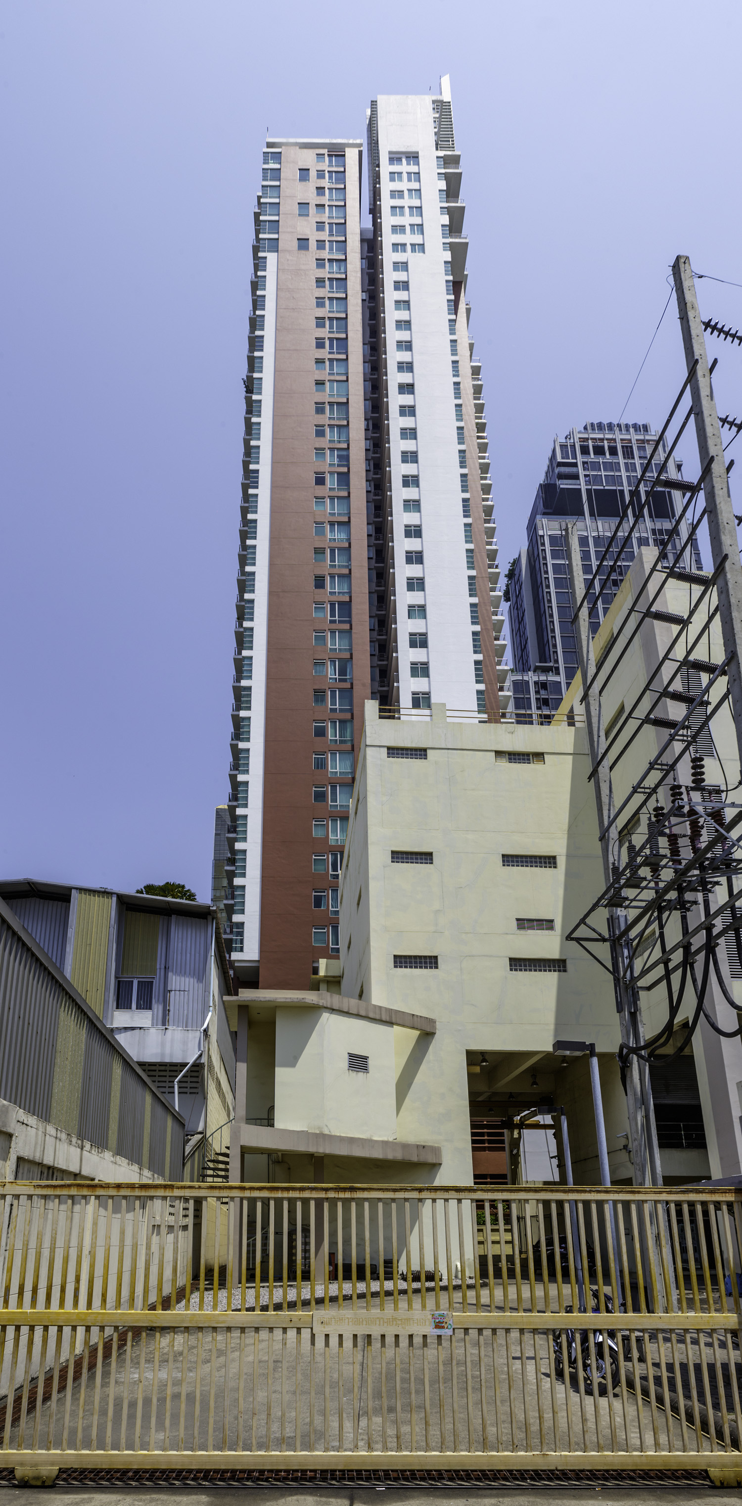 The Fullerton, Bangkok - Vertical panorama from the east. © Mathias Beinling