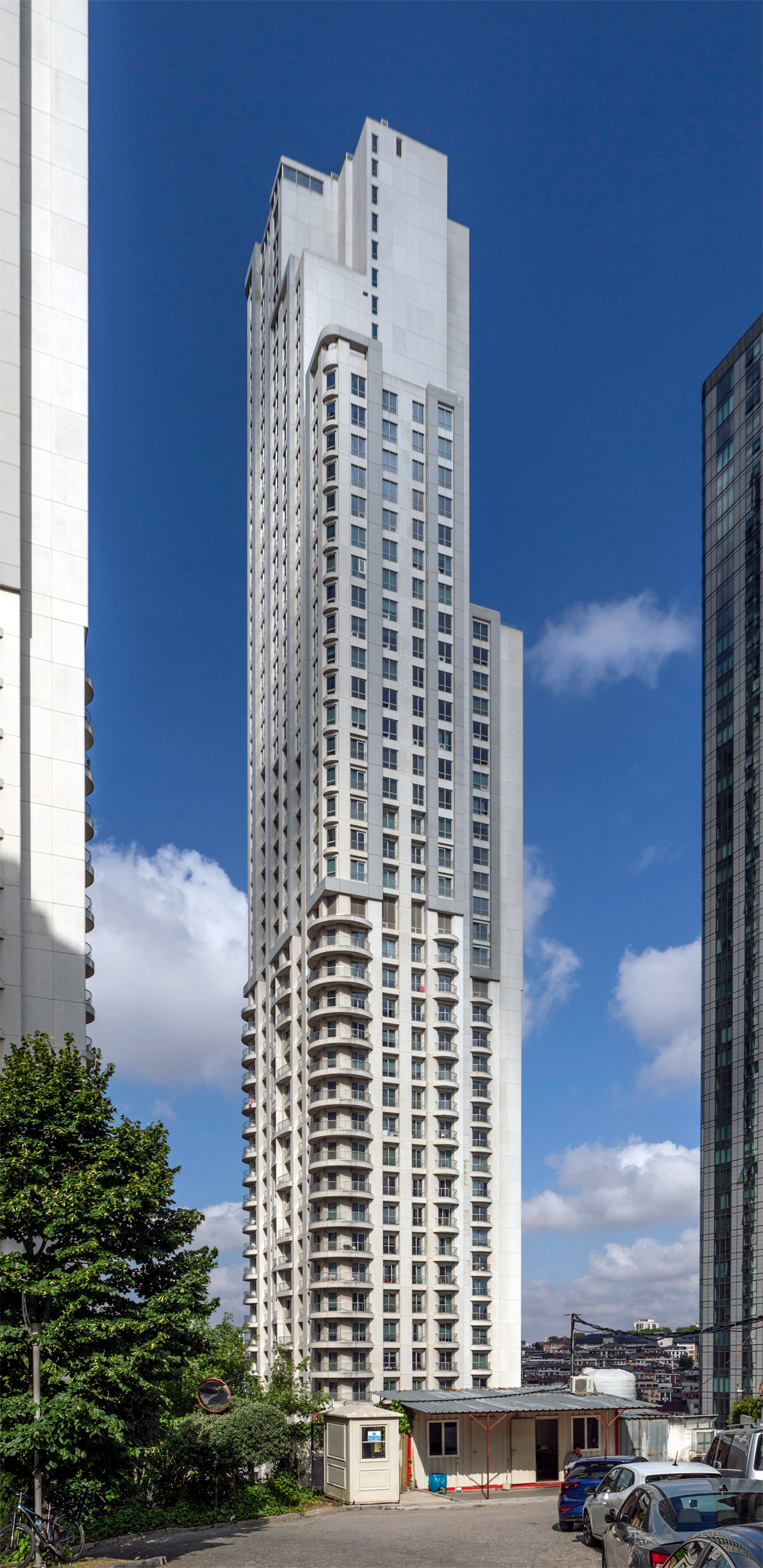 Anthill Residence 1, Istanbul - View from the east. © Mathias Beinling