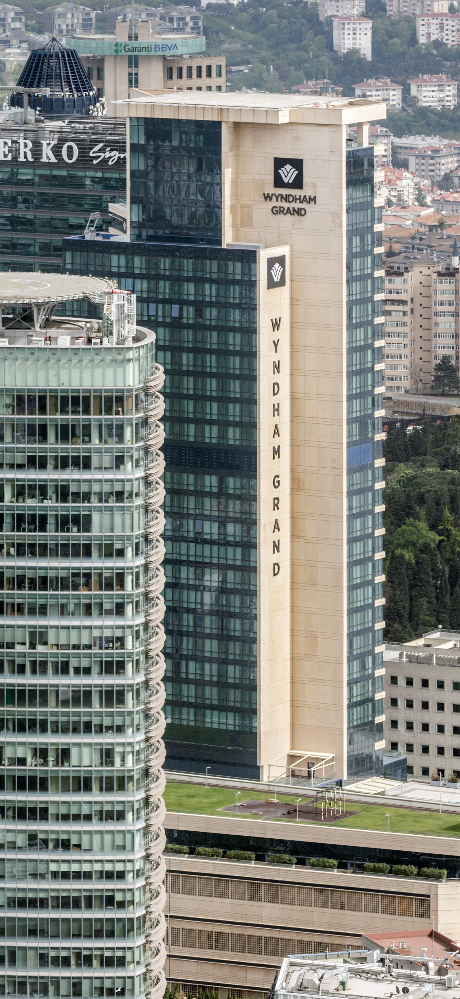 Ozdilek Plaza Tower A, Istanbul - View from Sapphire Tower. © Mathias Beinling
