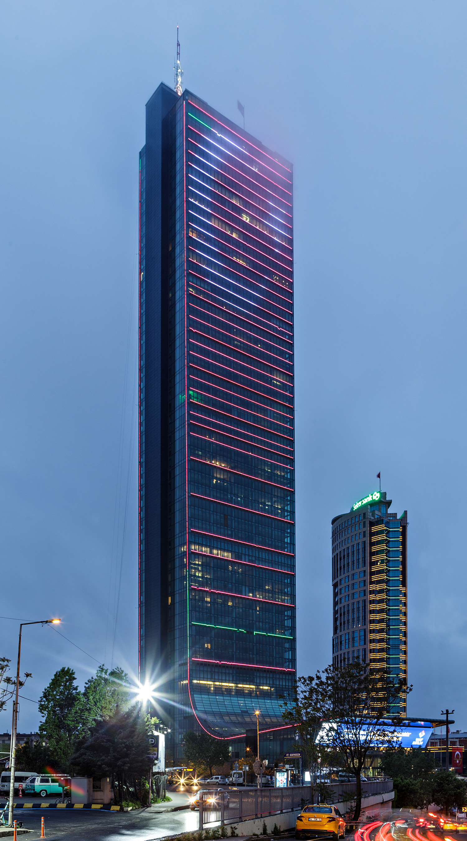 Sapphire Tower, Istanbul - View from the southeast. © Mathias Beinling