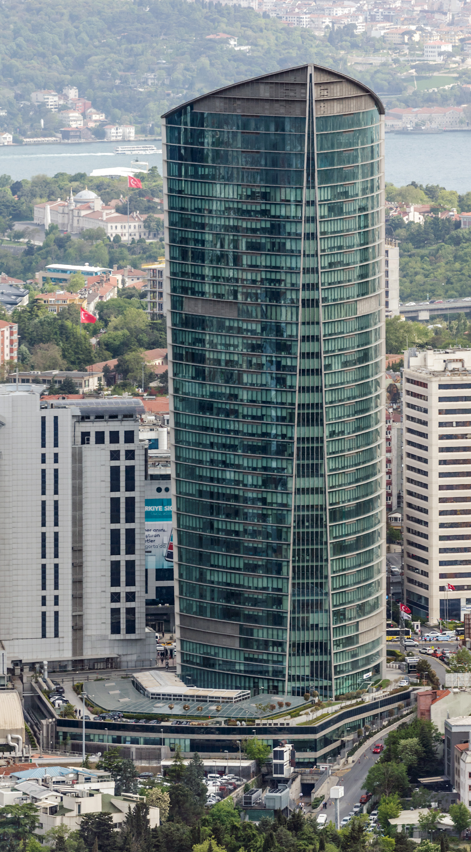 Torun Tower, Istanbul - View from Sapphire Tower. © Mathias Beinling