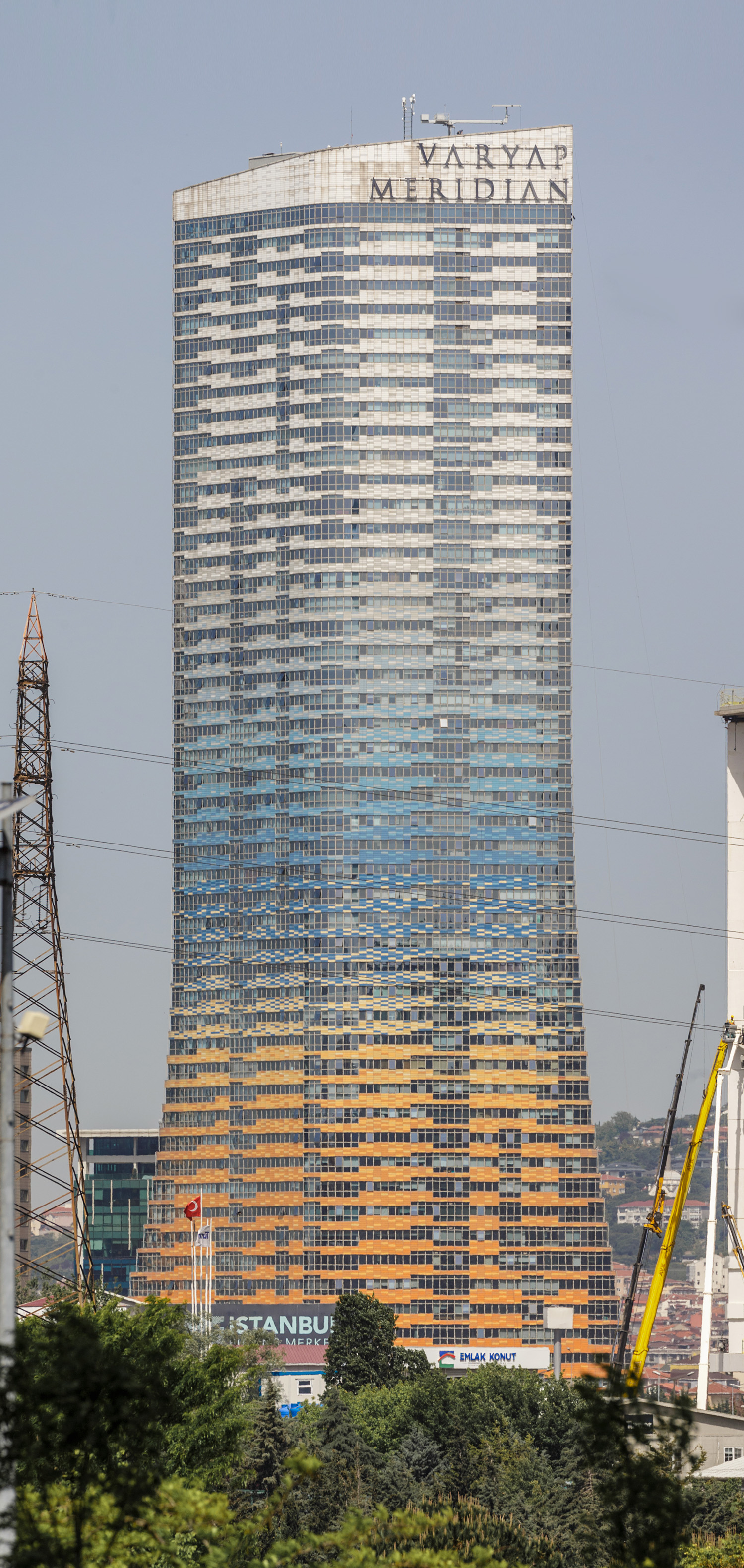 Varyap Meridian A Block, Istanbul - View from the east. © Mathias Beinling