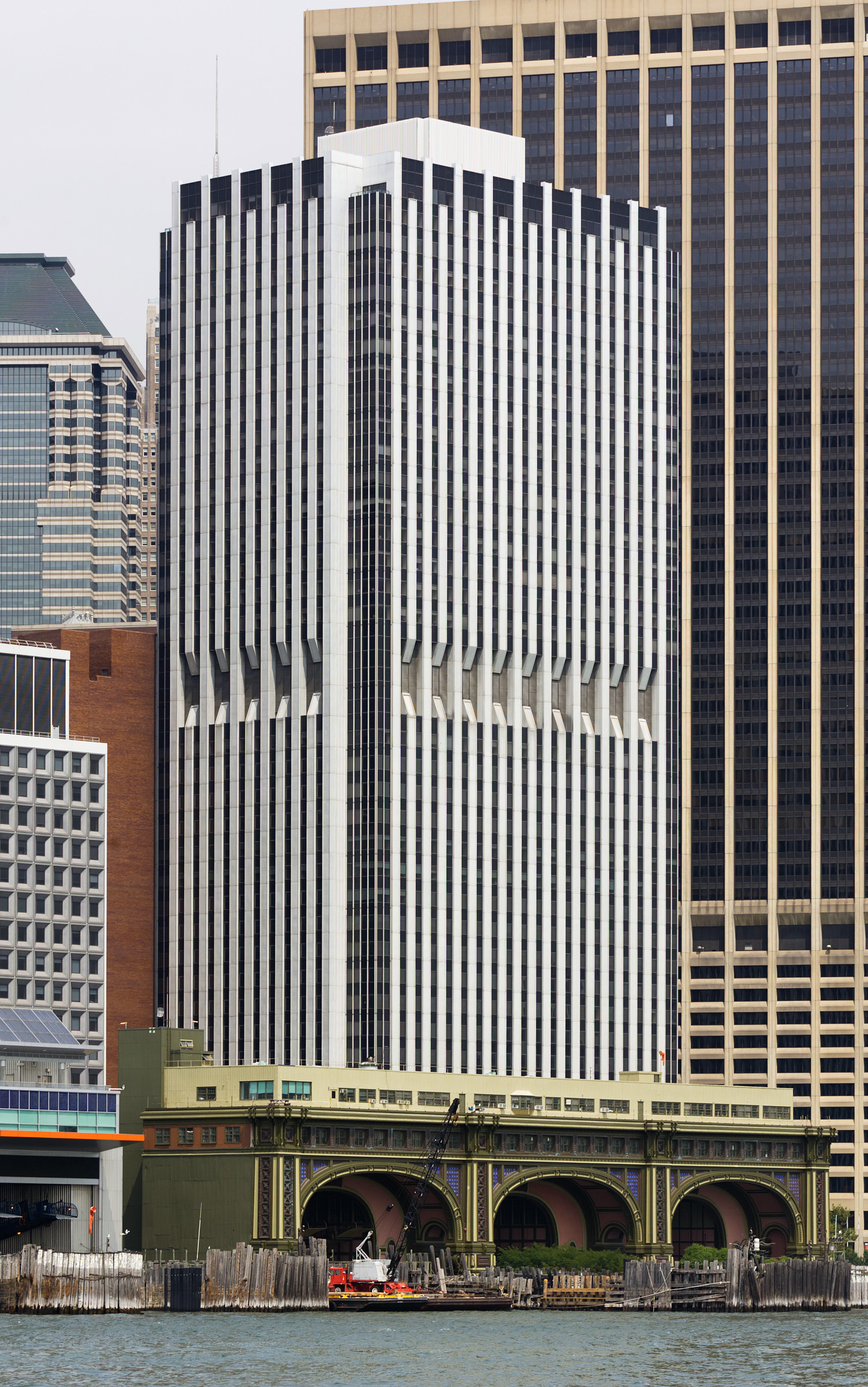 2 New York Plaza - View from Circle Line Boat Tour